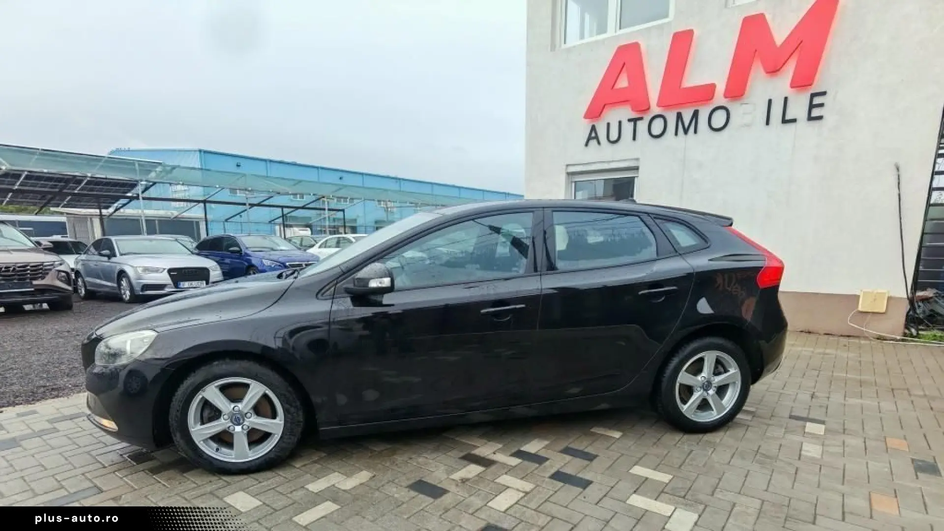 Volvo V40 Momentum Diesel 2015 - Rate   Credit   Garantie