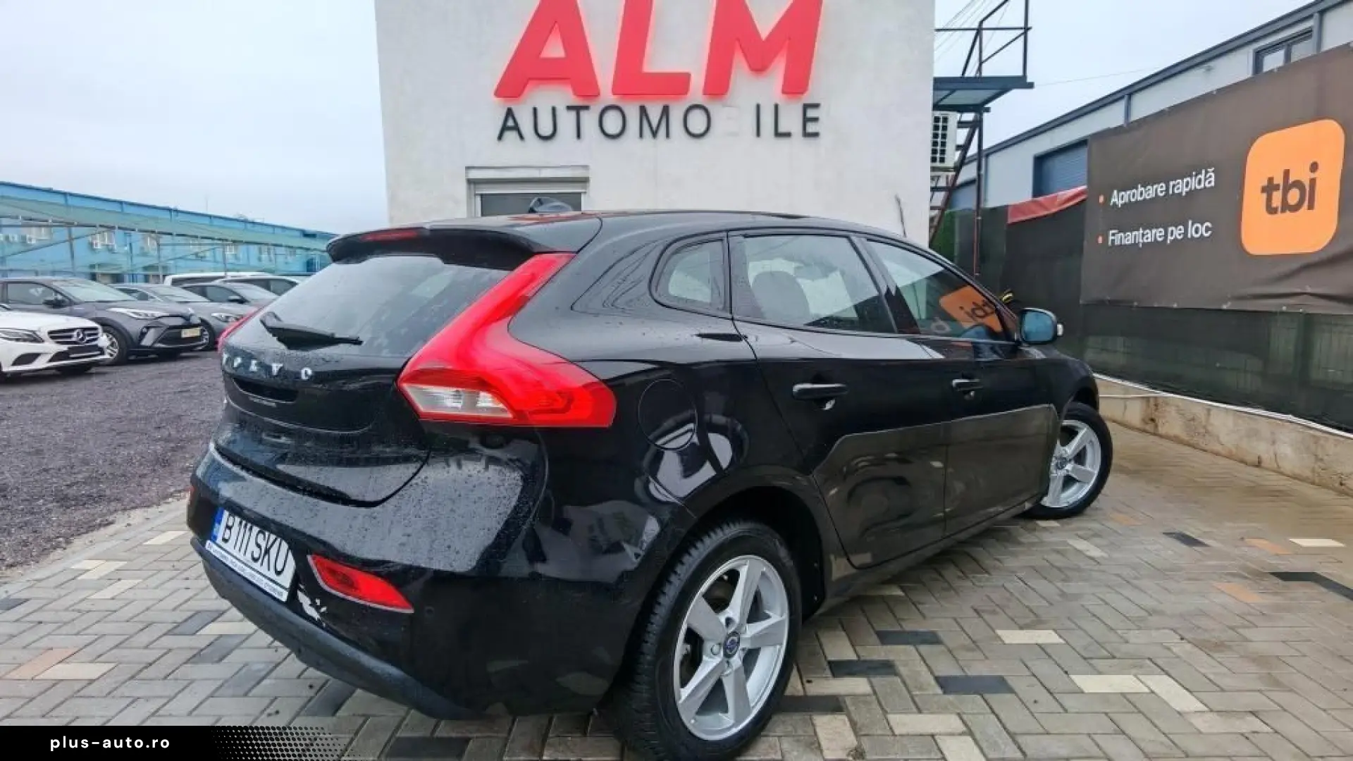 Volvo V40 Momentum Diesel 2015 - Rate   Credit   Garantie