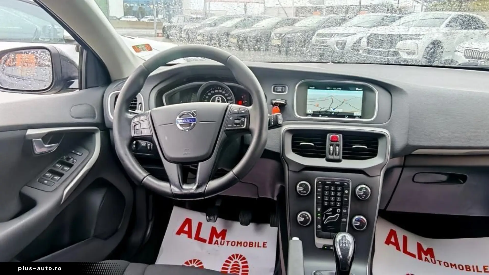 Volvo V40 Momentum Diesel 2015 - Rate   Credit   Garantie