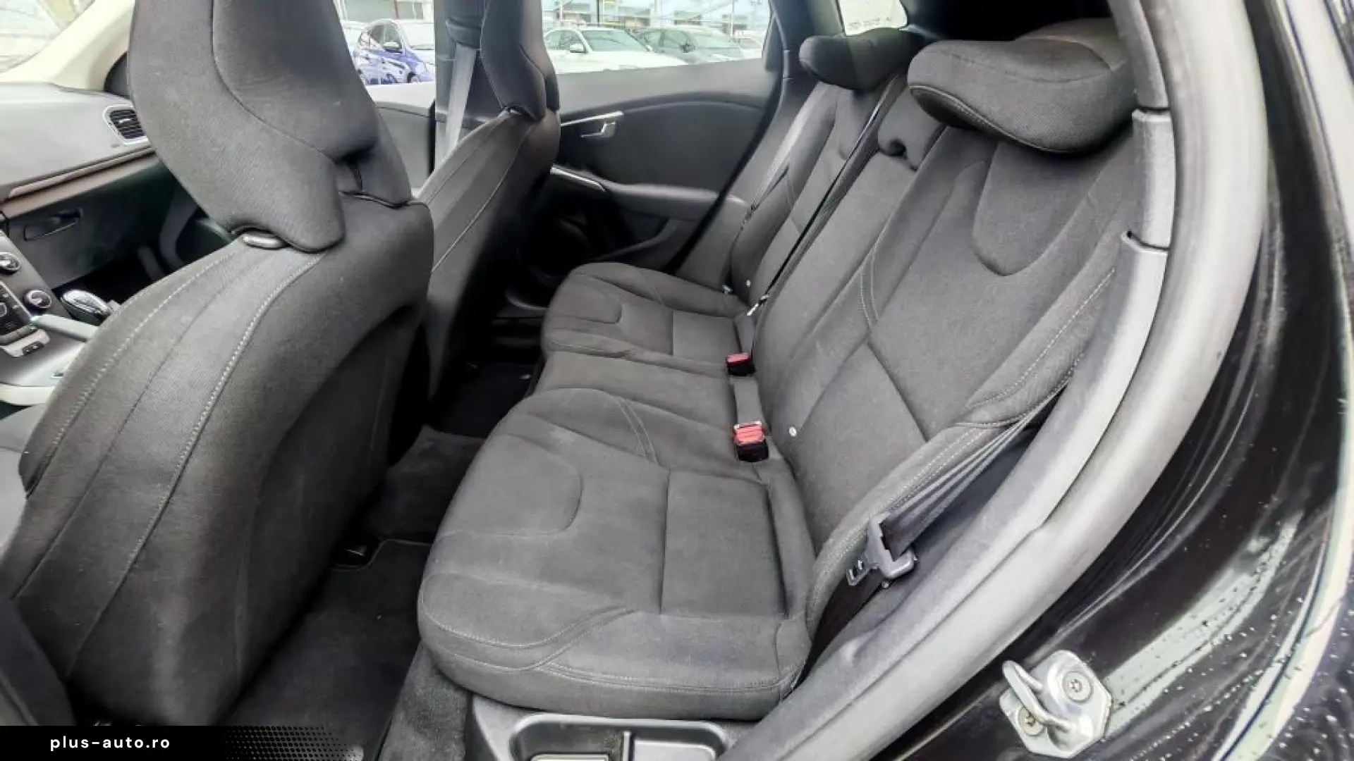 Volvo V40 Momentum Diesel 2015 - Rate   Credit   Garantie