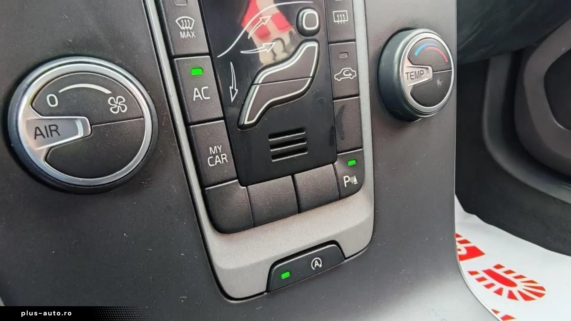 Volvo V40 Momentum Diesel 2015 - Rate   Credit   Garantie