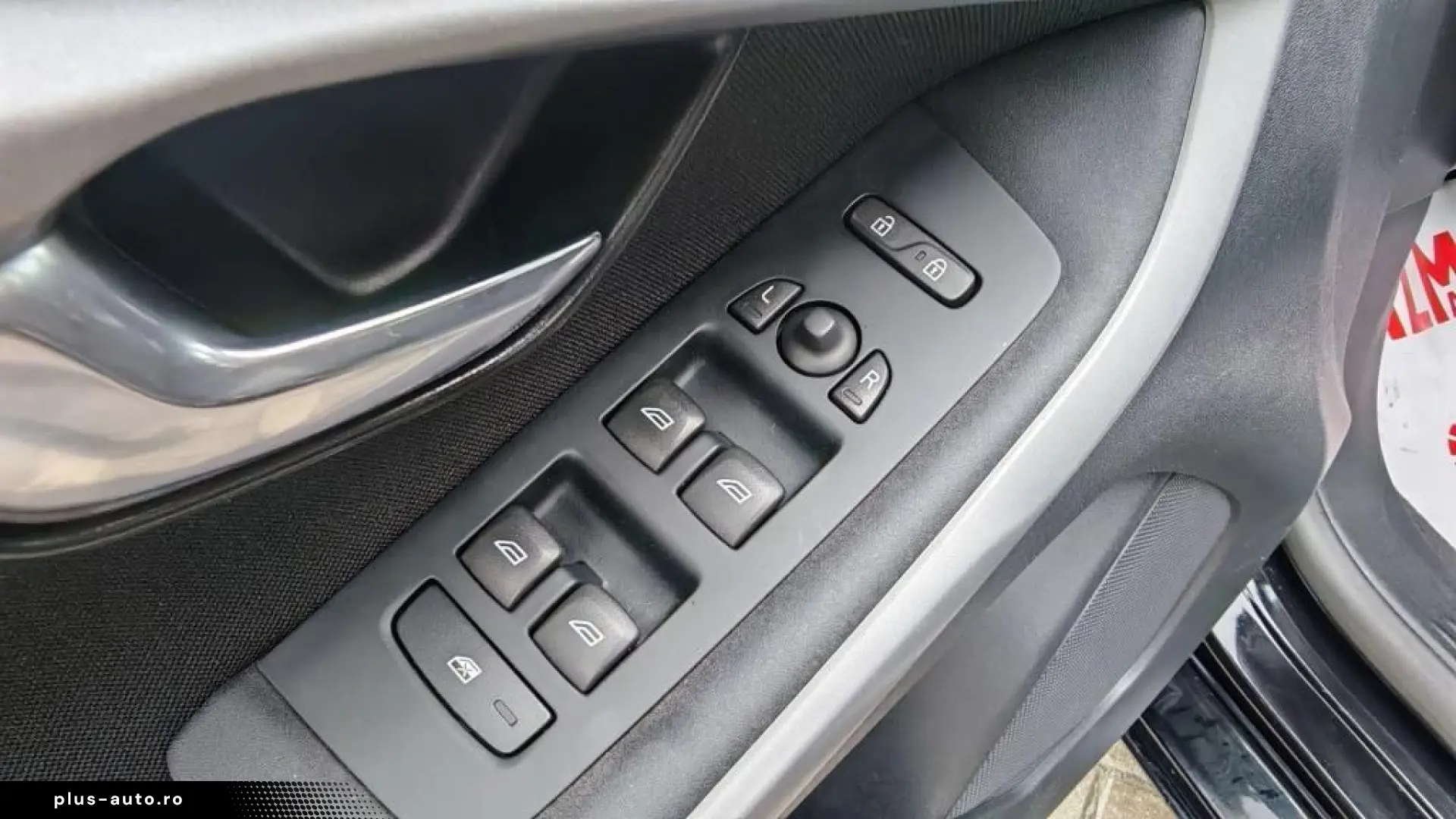 Volvo V40 Momentum Diesel 2015 - Rate   Credit   Garantie