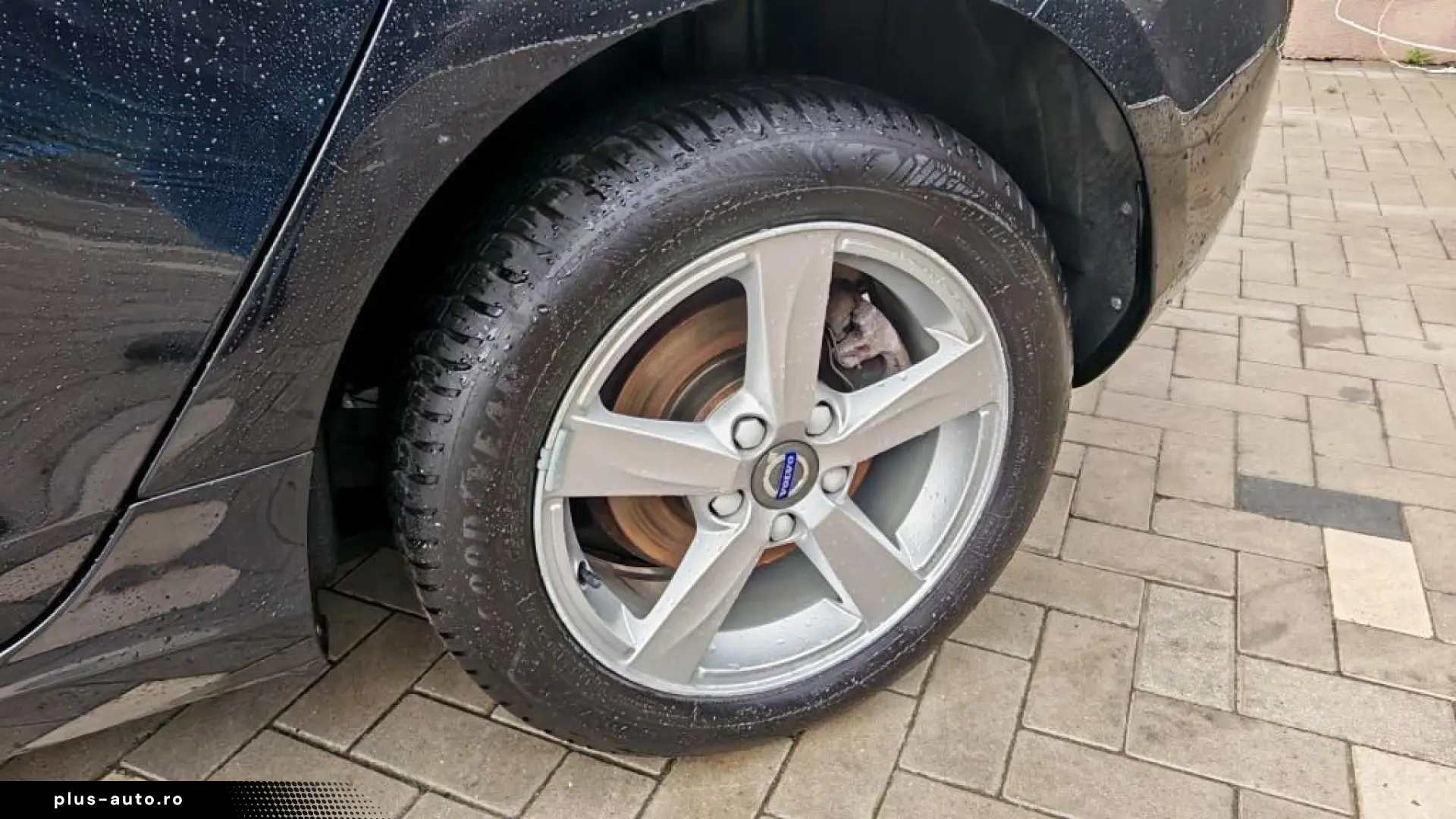 Volvo V40 Momentum Diesel 2015 - Rate   Credit   Garantie