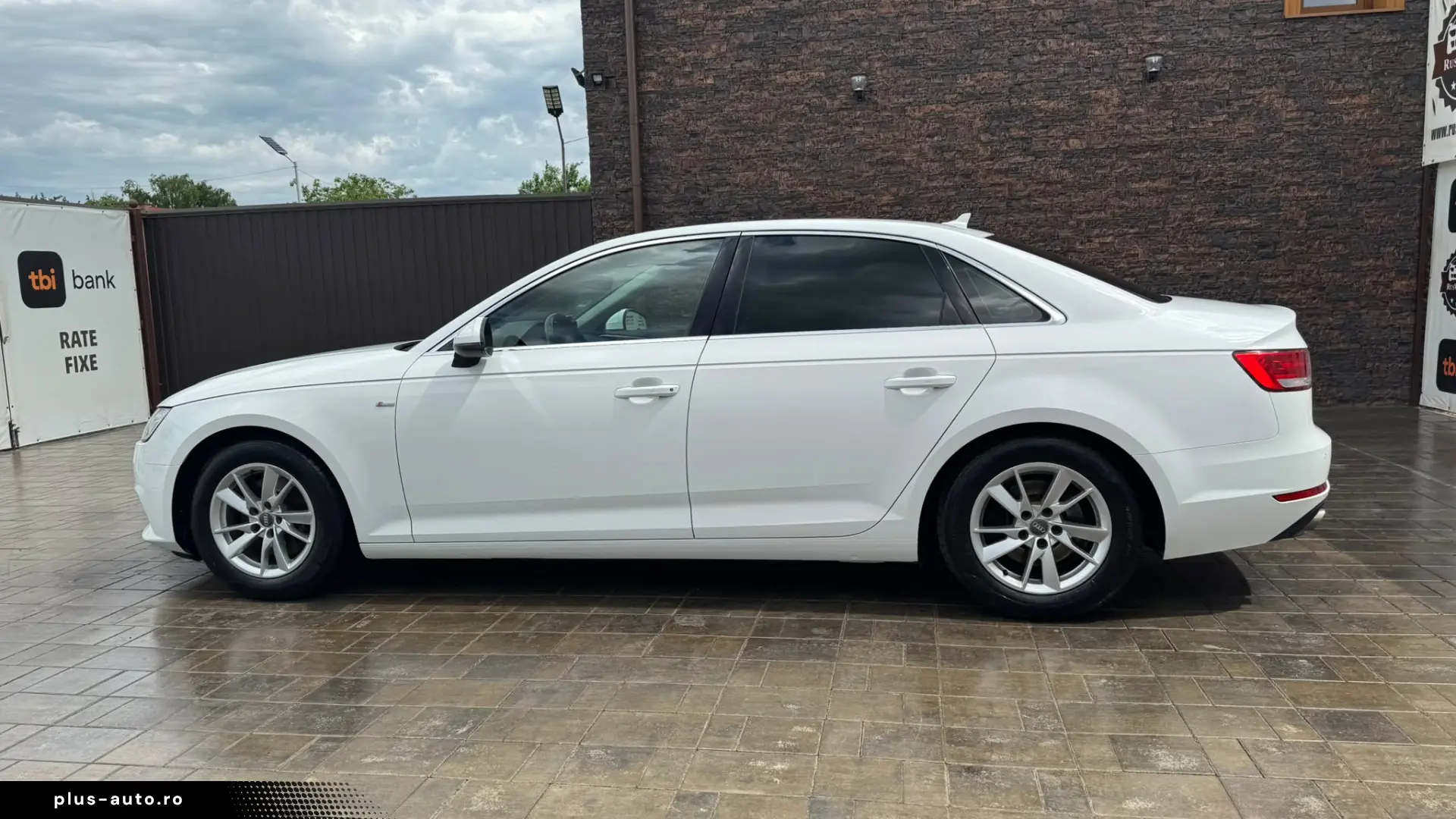 AUDI A4 2015