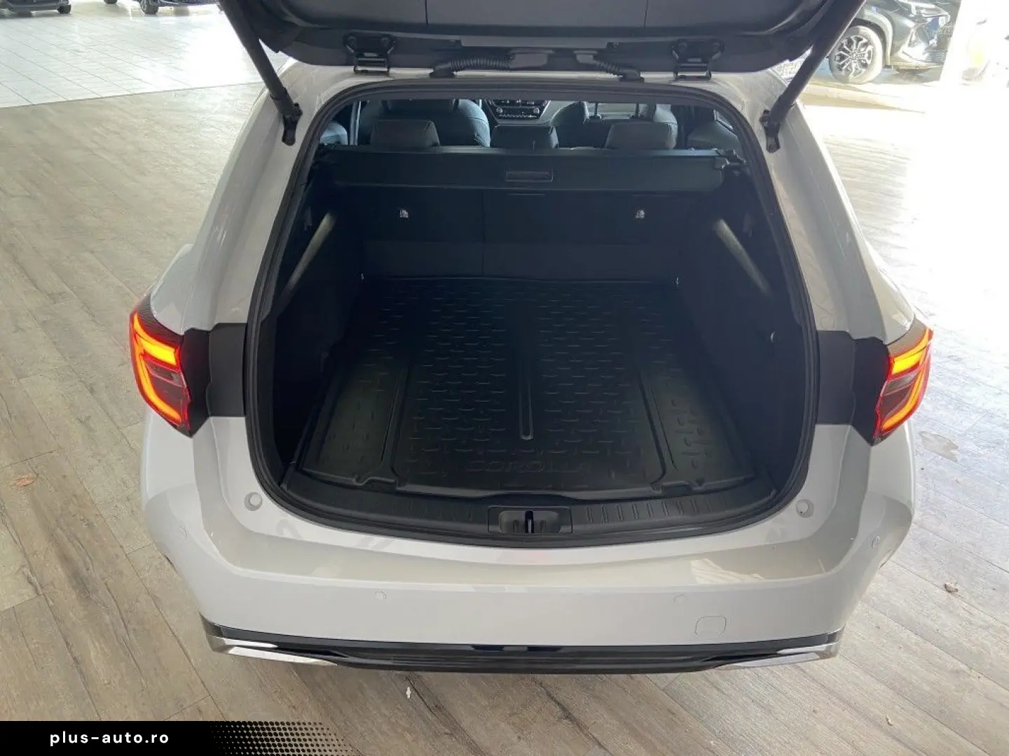 TOYOTA Corolla 2.0 Hybrid Touring Sports Teamplayer