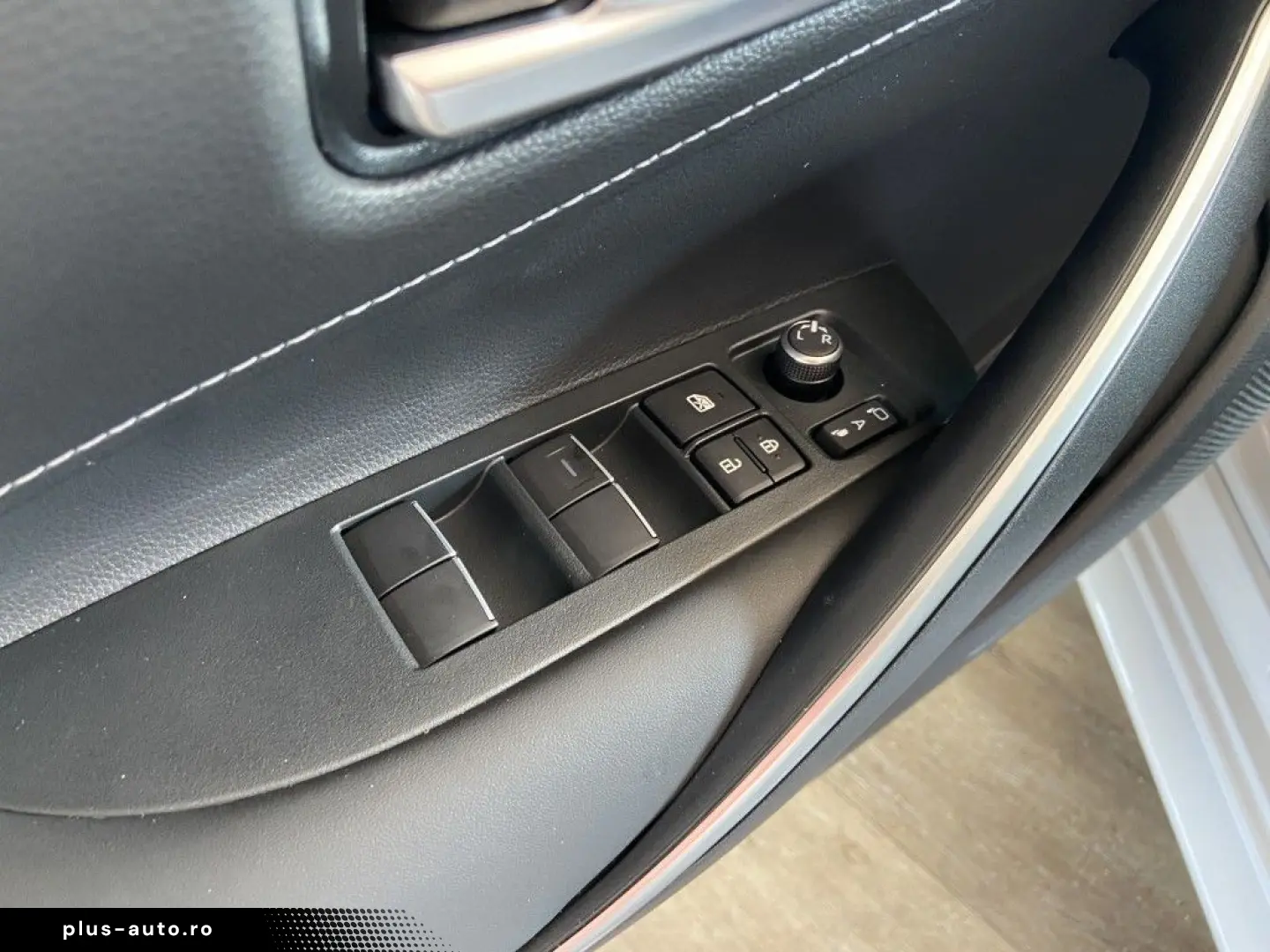 TOYOTA Corolla 2.0 Hybrid Touring Sports Teamplayer