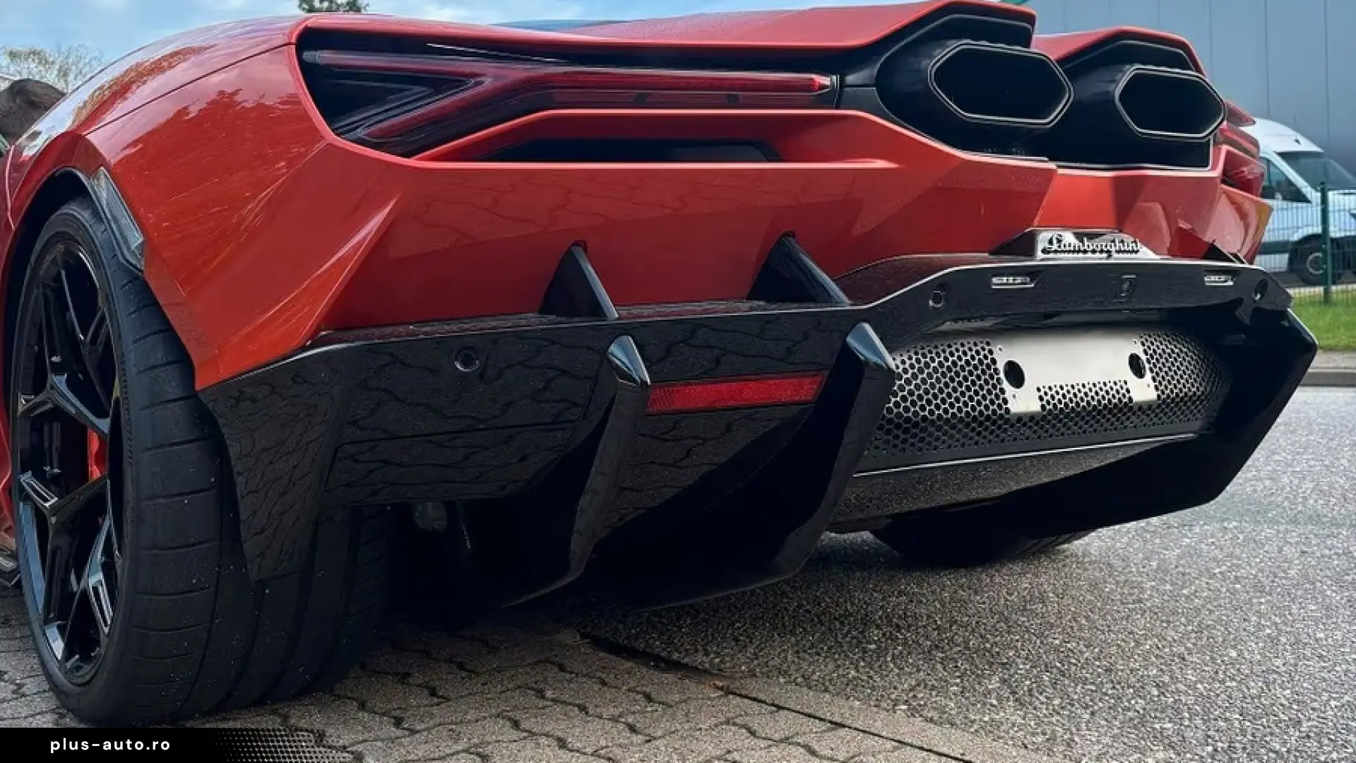 LAMBORGHINI REVUELTO AD PERSONAM  V12 HYBRID 1.016  CARBON