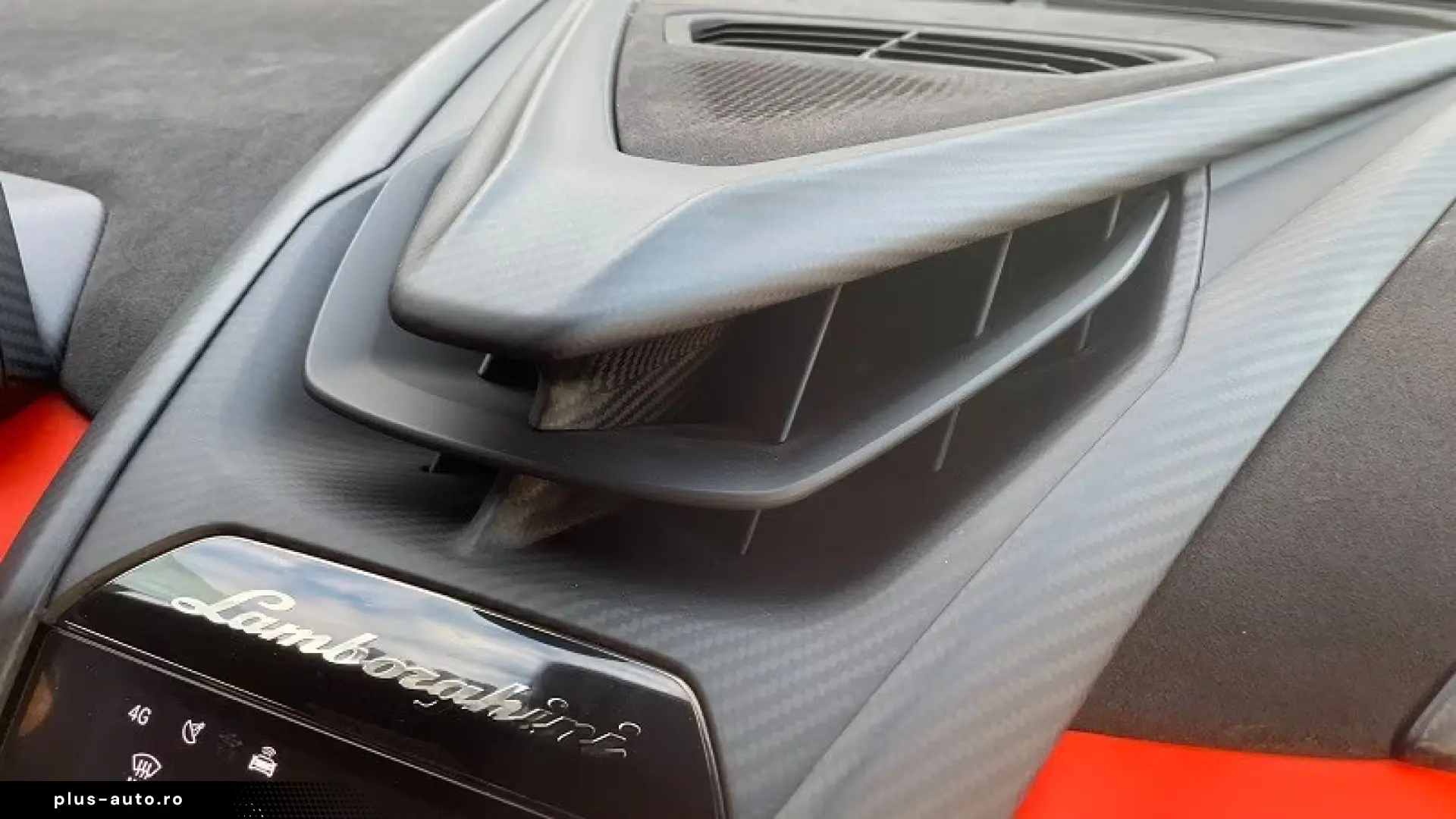 LAMBORGHINI REVUELTO AD PERSONAM  V12 HYBRID 1.016  CARBON