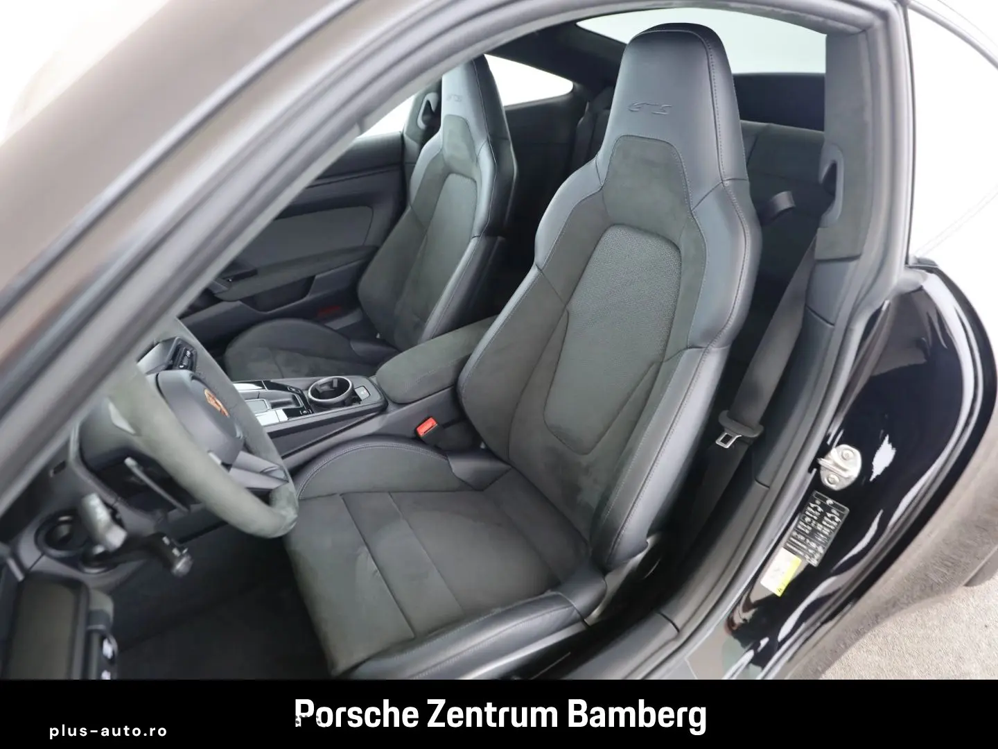 PORSCHE 992 -2 (911) Carrera 4 GTS