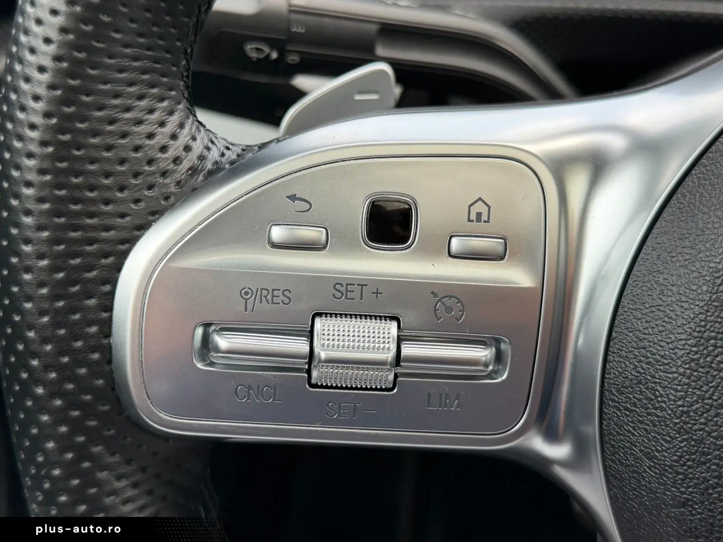 MERCEDES-BENZ CLA 220 d Coupe 8G AMG PANO Mbeam KAMERA StHz