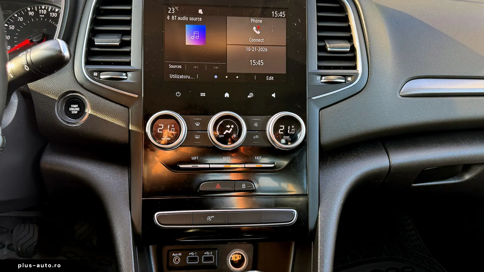 RENAULT Megane 2022 — imagine 22