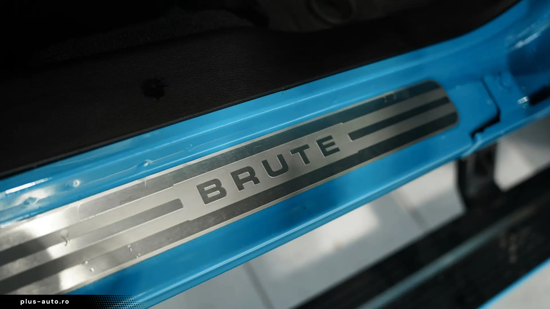 JEEP WRANGLER BRUTE SAHARA   272 CP   4x4   BRUTE