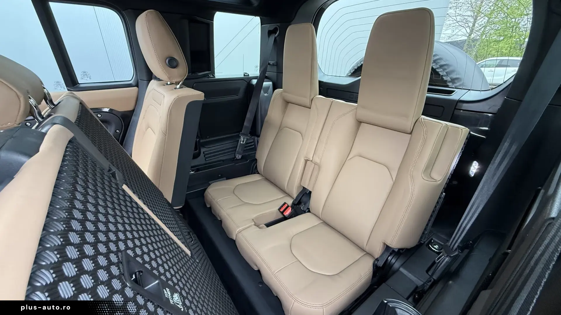 Land Rover Defender 110 P425 HSE X-Dynamic 22