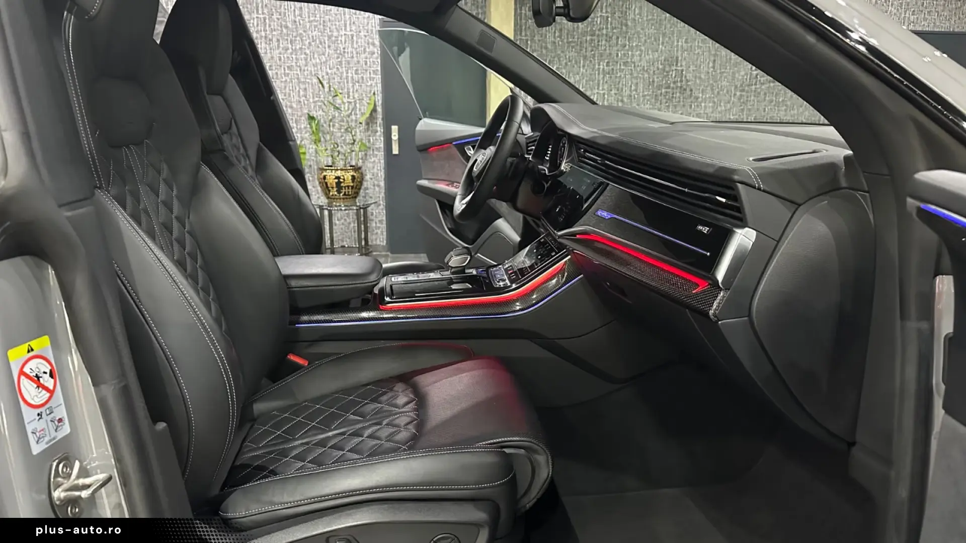 AUDI Q8 50 TDI QUATTRO   COMPETITION PLUS • CARBON