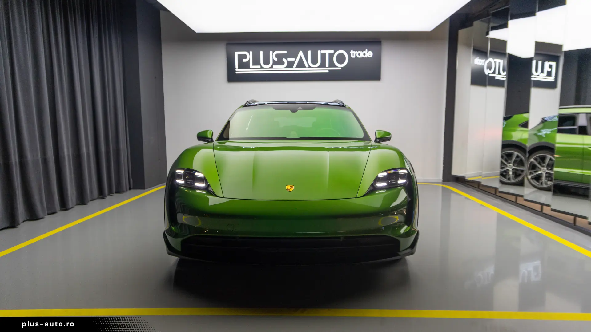 Porsche Taycan 4