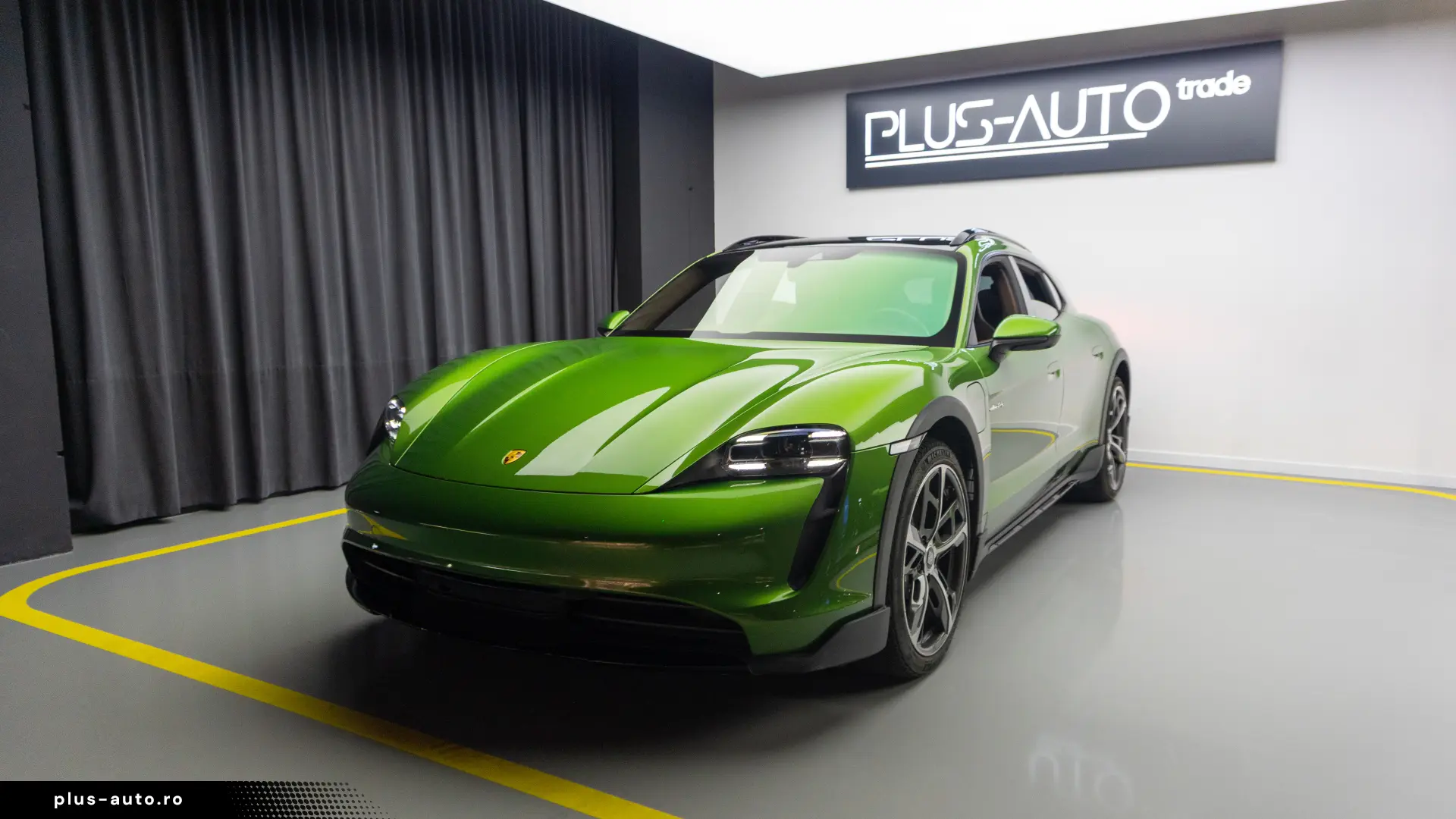 Porsche Taycan 4