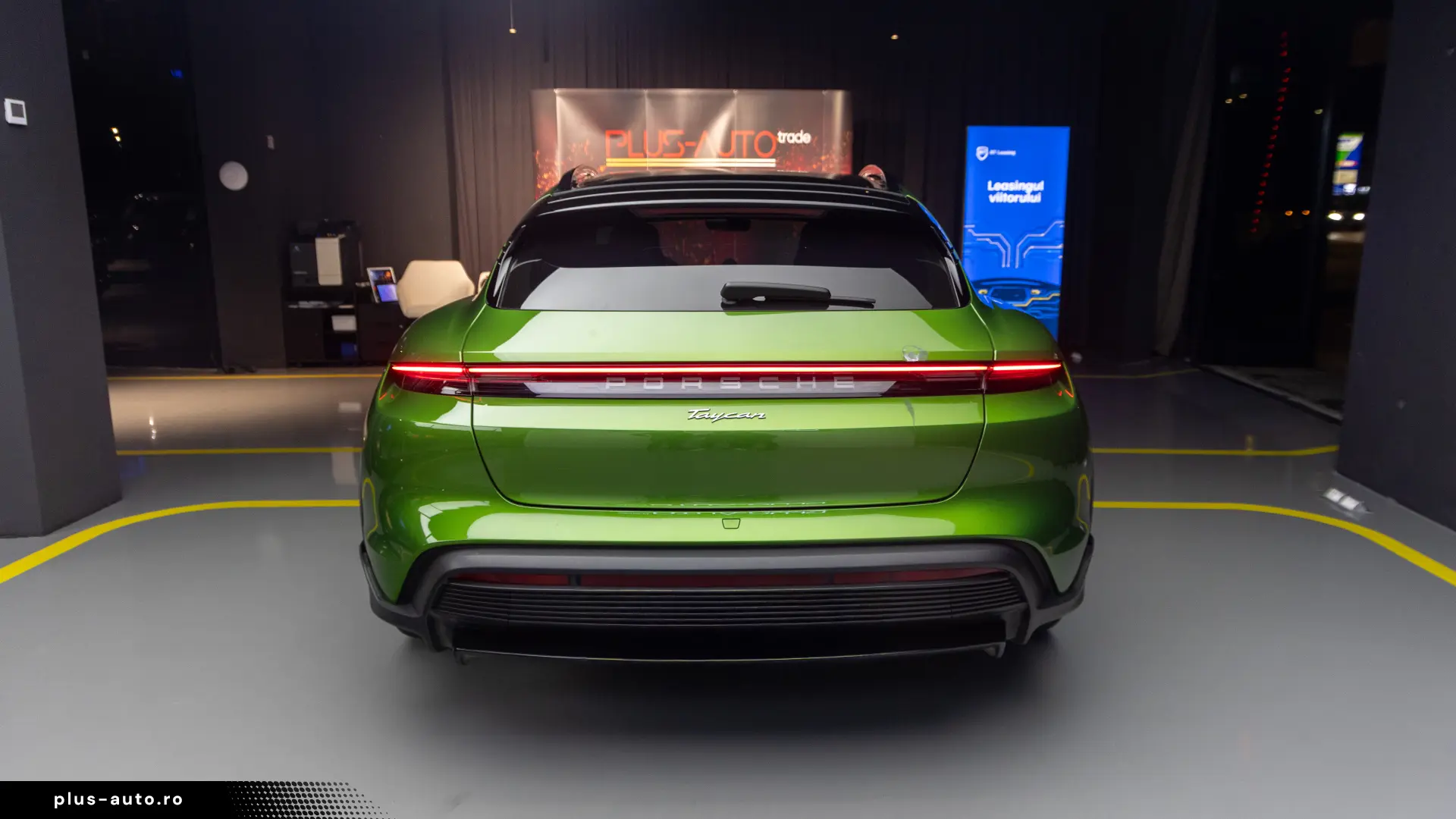 Porsche Taycan 4