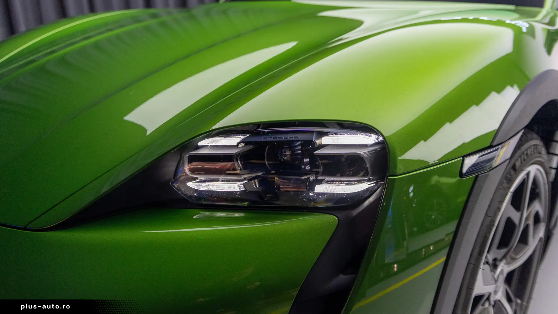 Porsche Taycan 4