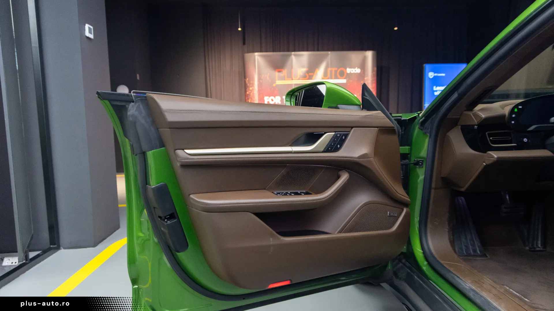 Porsche Taycan 4