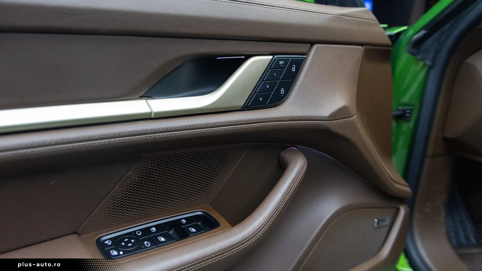 Porsche Taycan 4