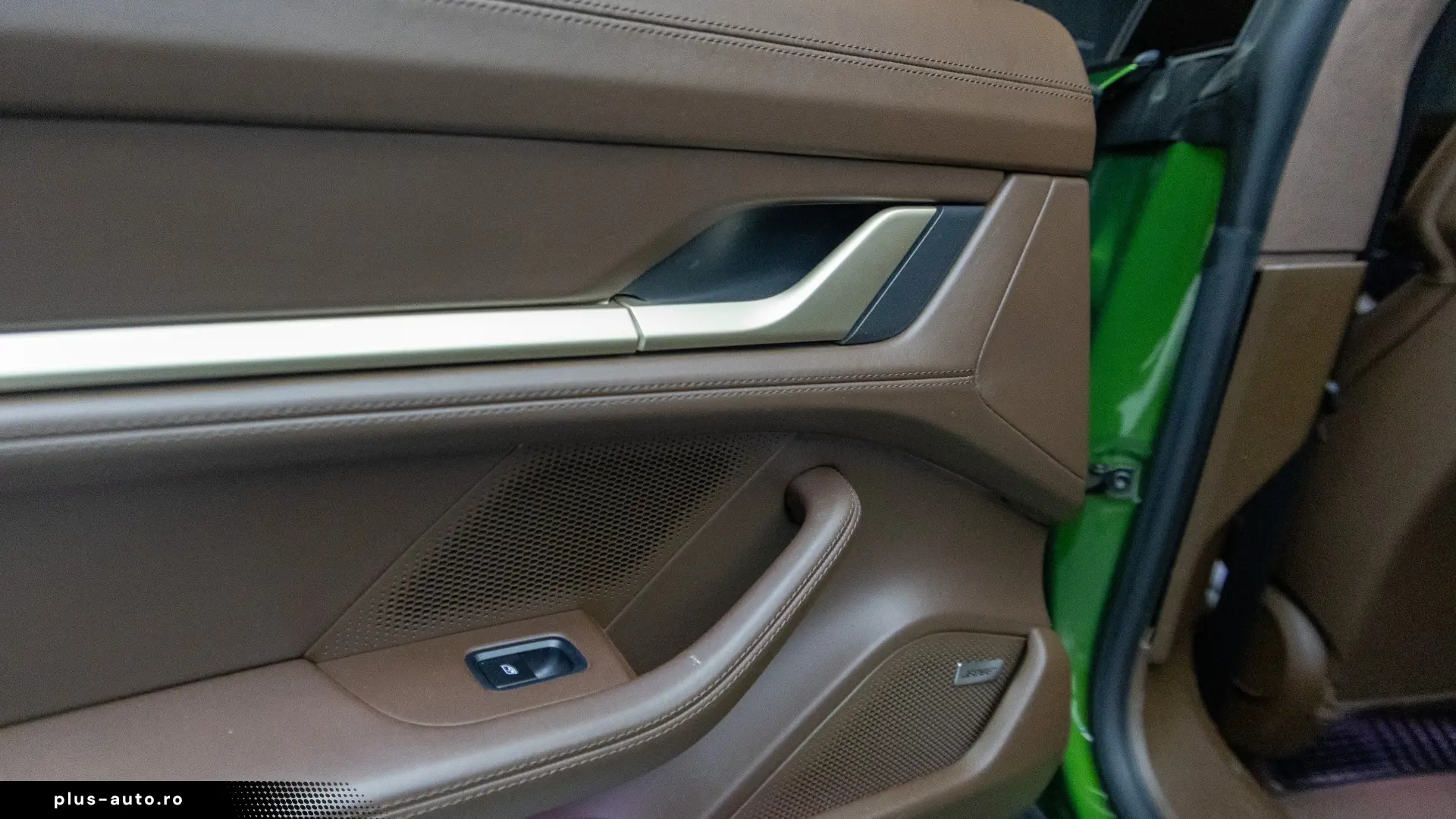 Porsche Taycan 4