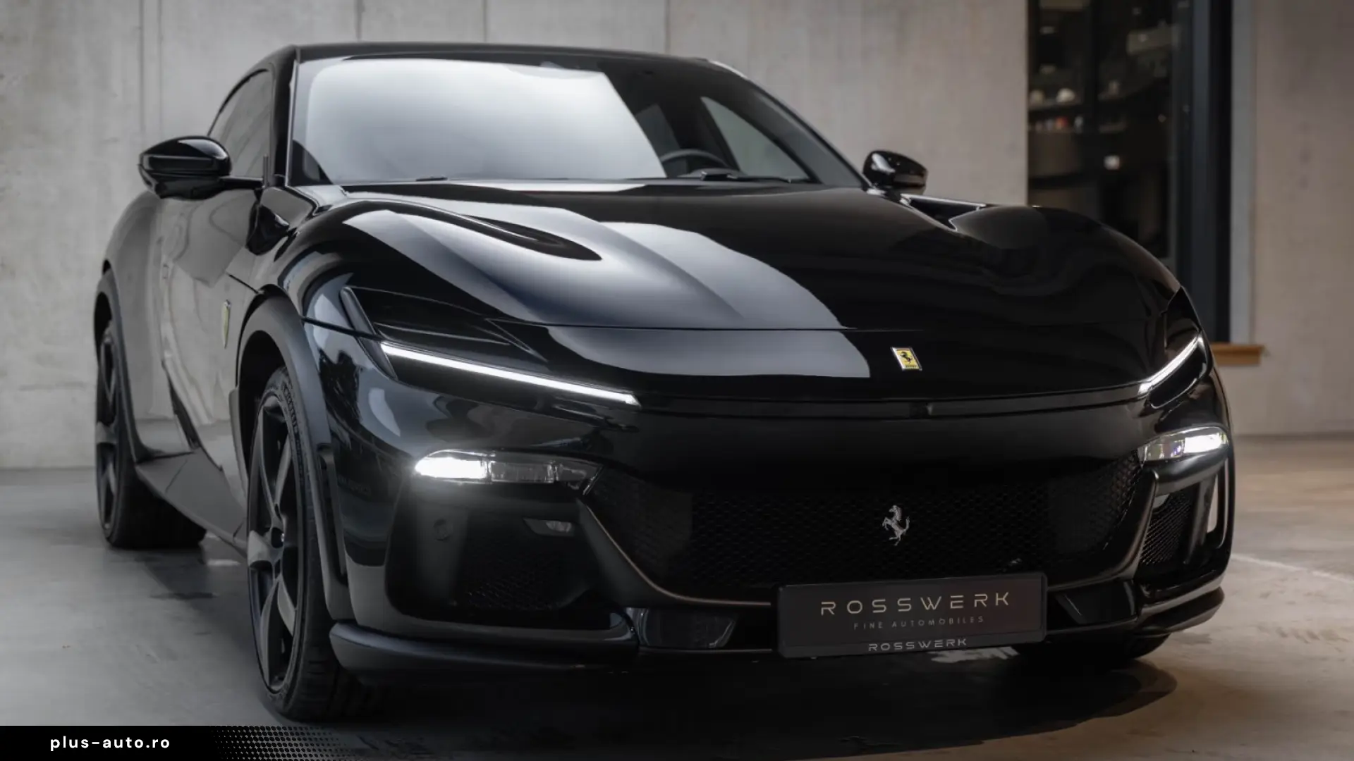 FERRARI PUROSANGUE V12 725 CP 4x4 PANO HUD LIFT FAȚĂ