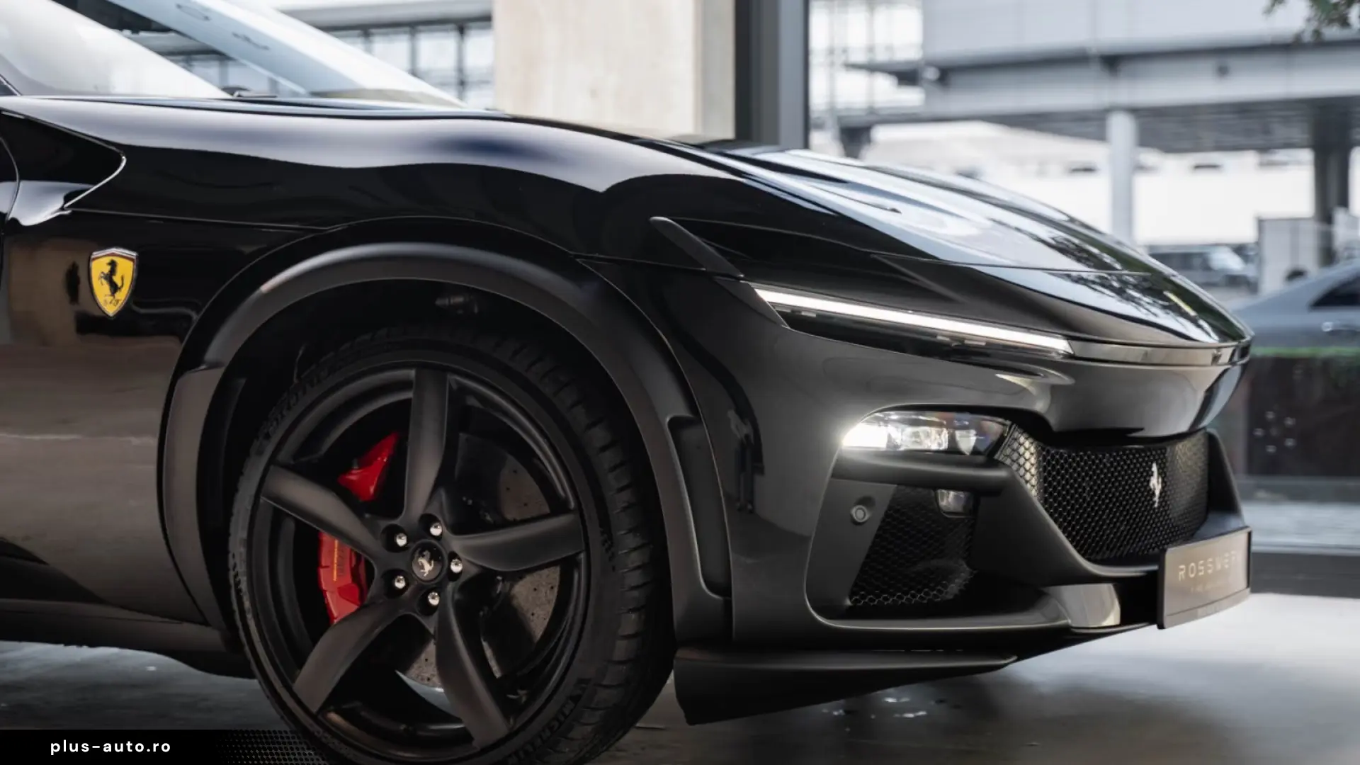 FERRARI PUROSANGUE V12 725 CP 4x4 PANO HUD LIFT FAȚĂ