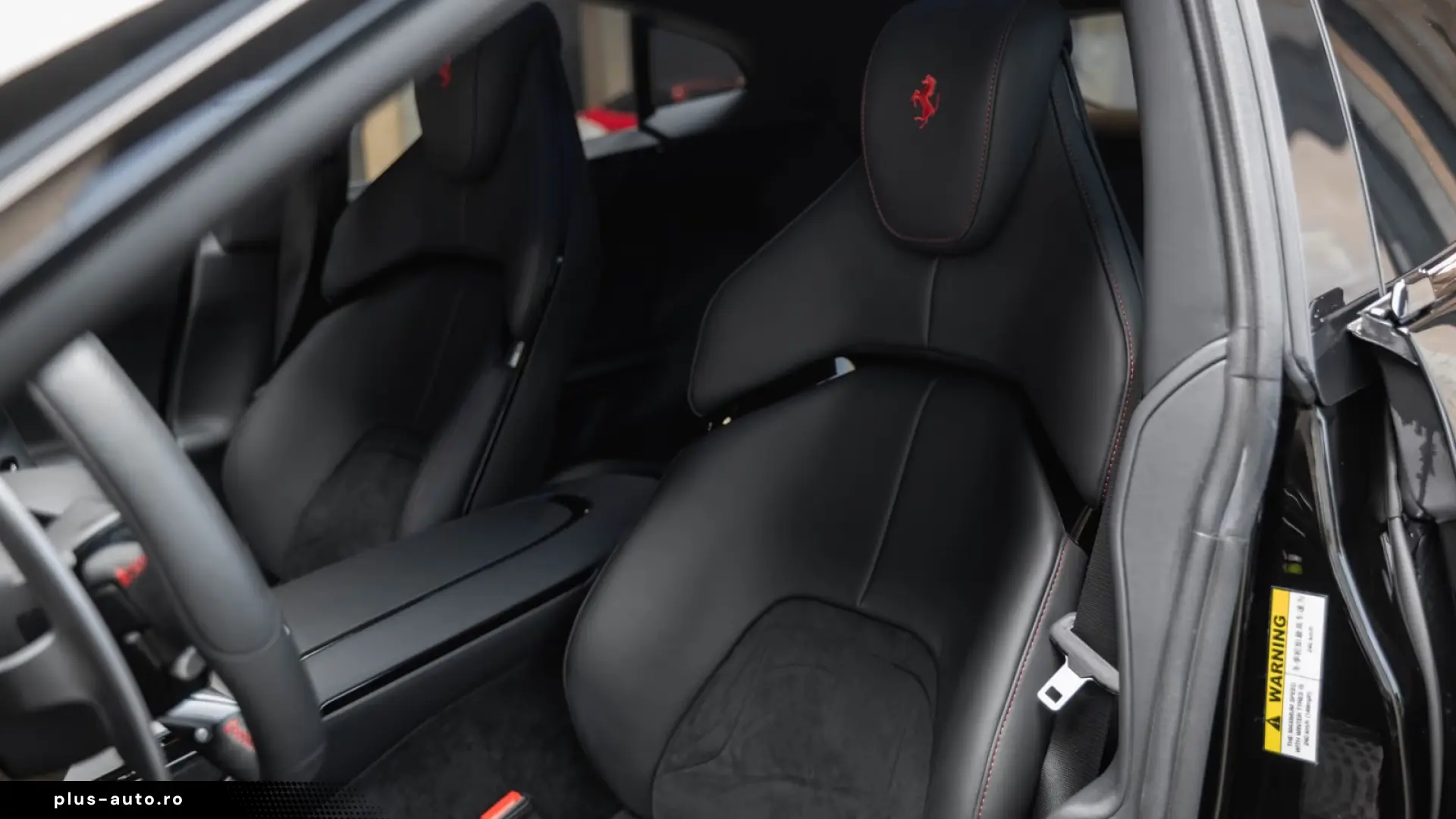 FERRARI PUROSANGUE V12 725 CP 4x4 PANO HUD LIFT FAȚĂ