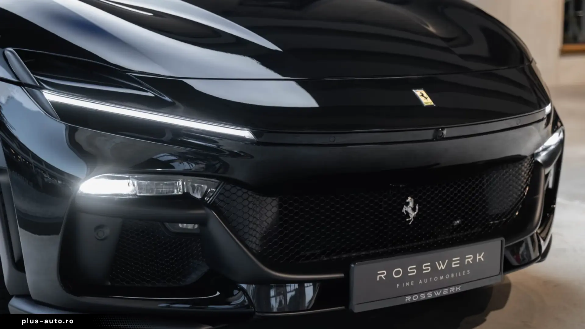 FERRARI PUROSANGUE V12 725 CP 4x4 PANO HUD LIFT FAȚĂ