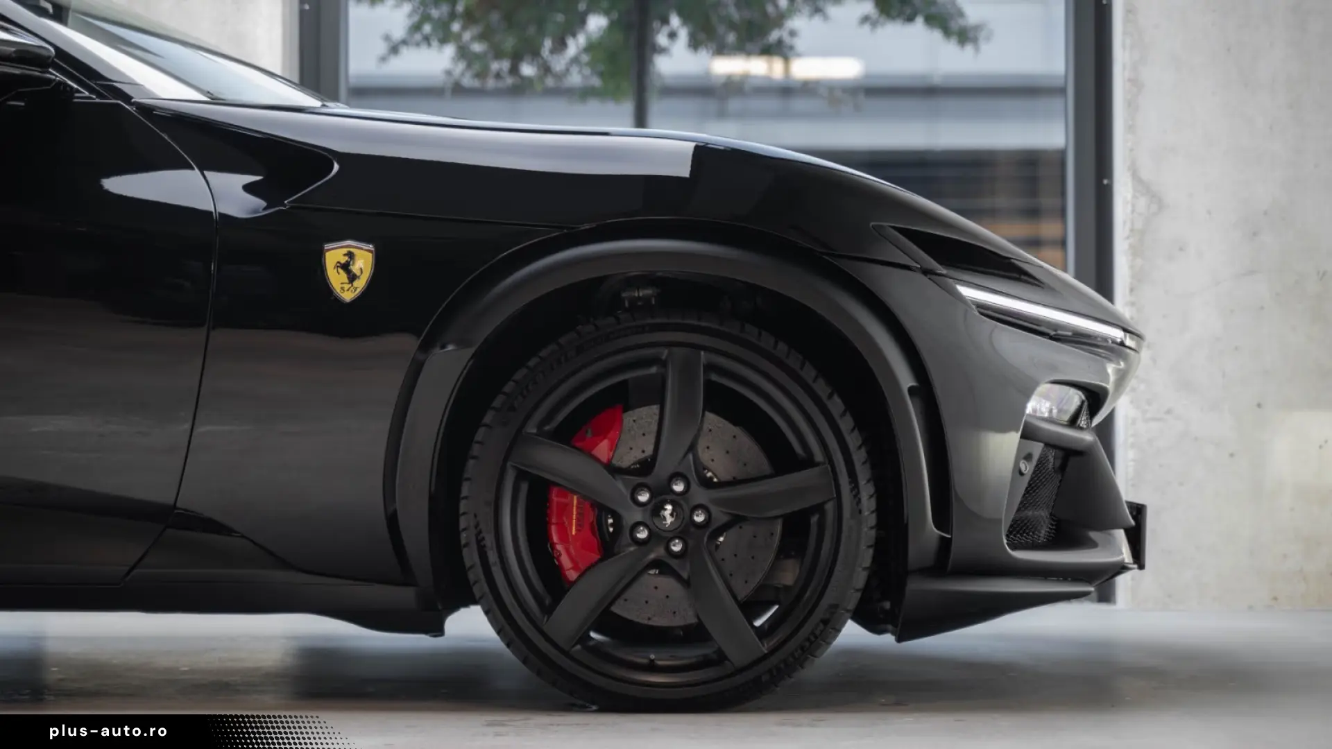 FERRARI PUROSANGUE V12 725 CP 4x4 PANO HUD LIFT FAȚĂ