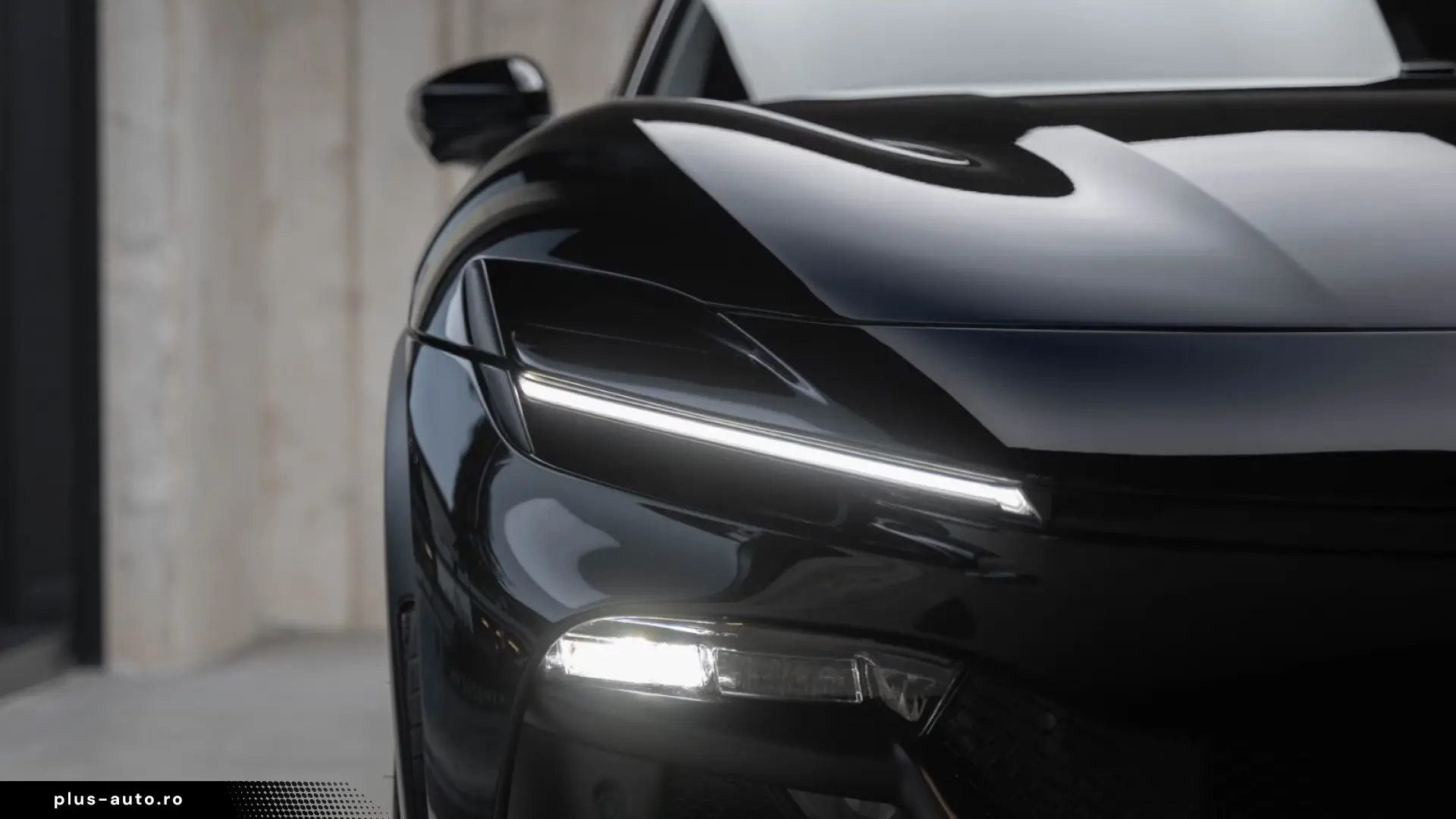 FERRARI PUROSANGUE V12 725 CP 4x4 PANO HUD LIFT FAȚĂ