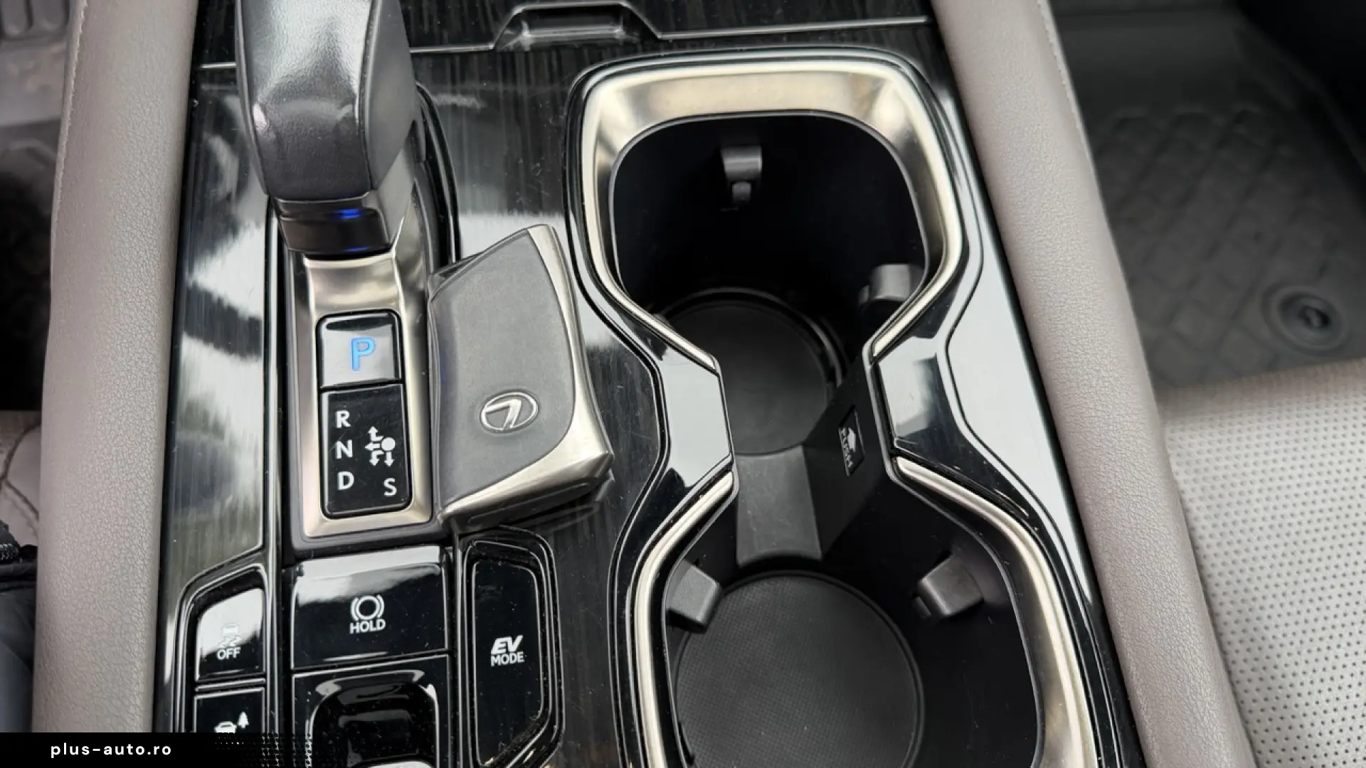 Lexus Seria RX 350h (hybrid) F SPORT Design