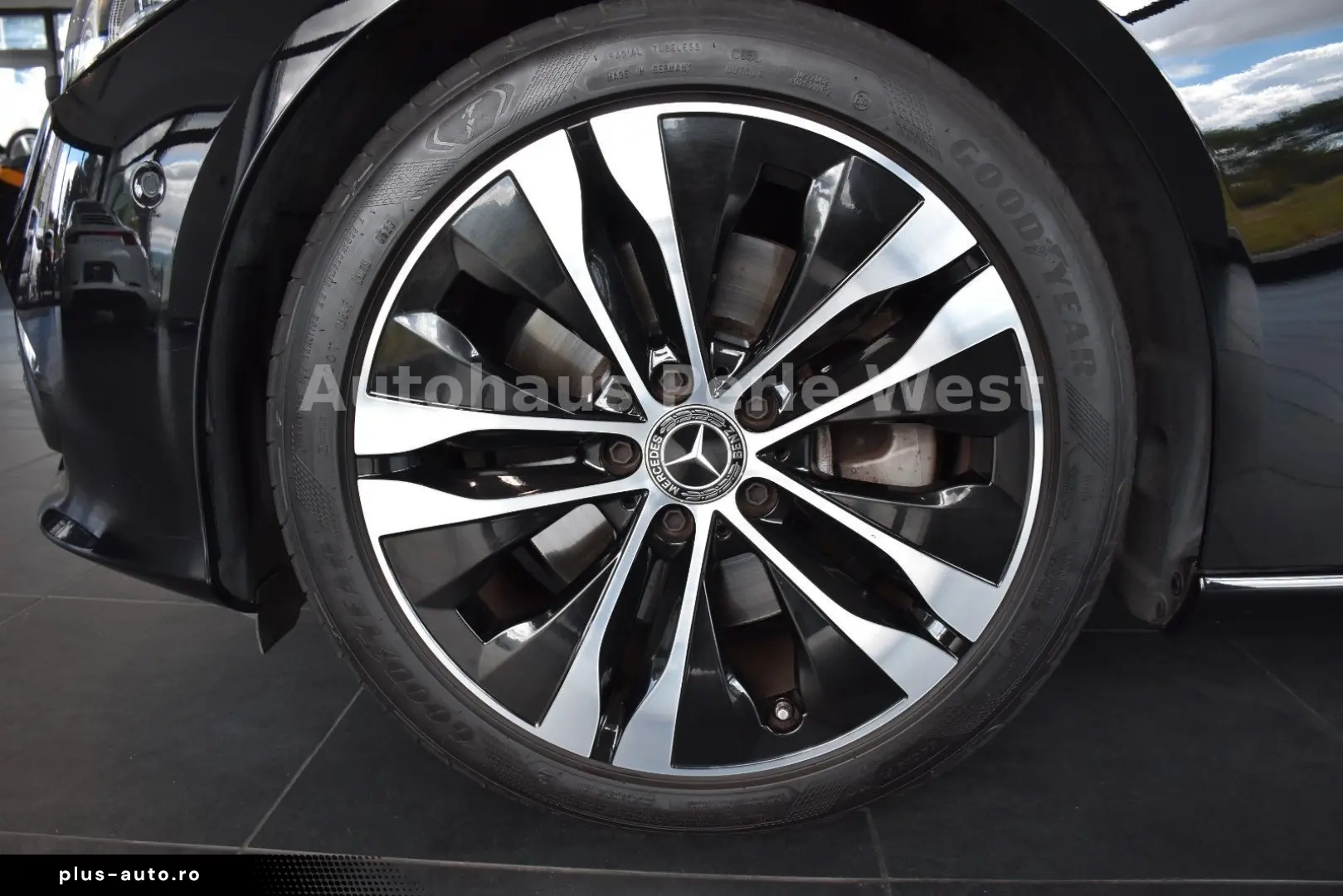 MERCEDES-BENZ C 300 d 4Matic 9G AVANTGARDE.LIGHT DISTRONIC