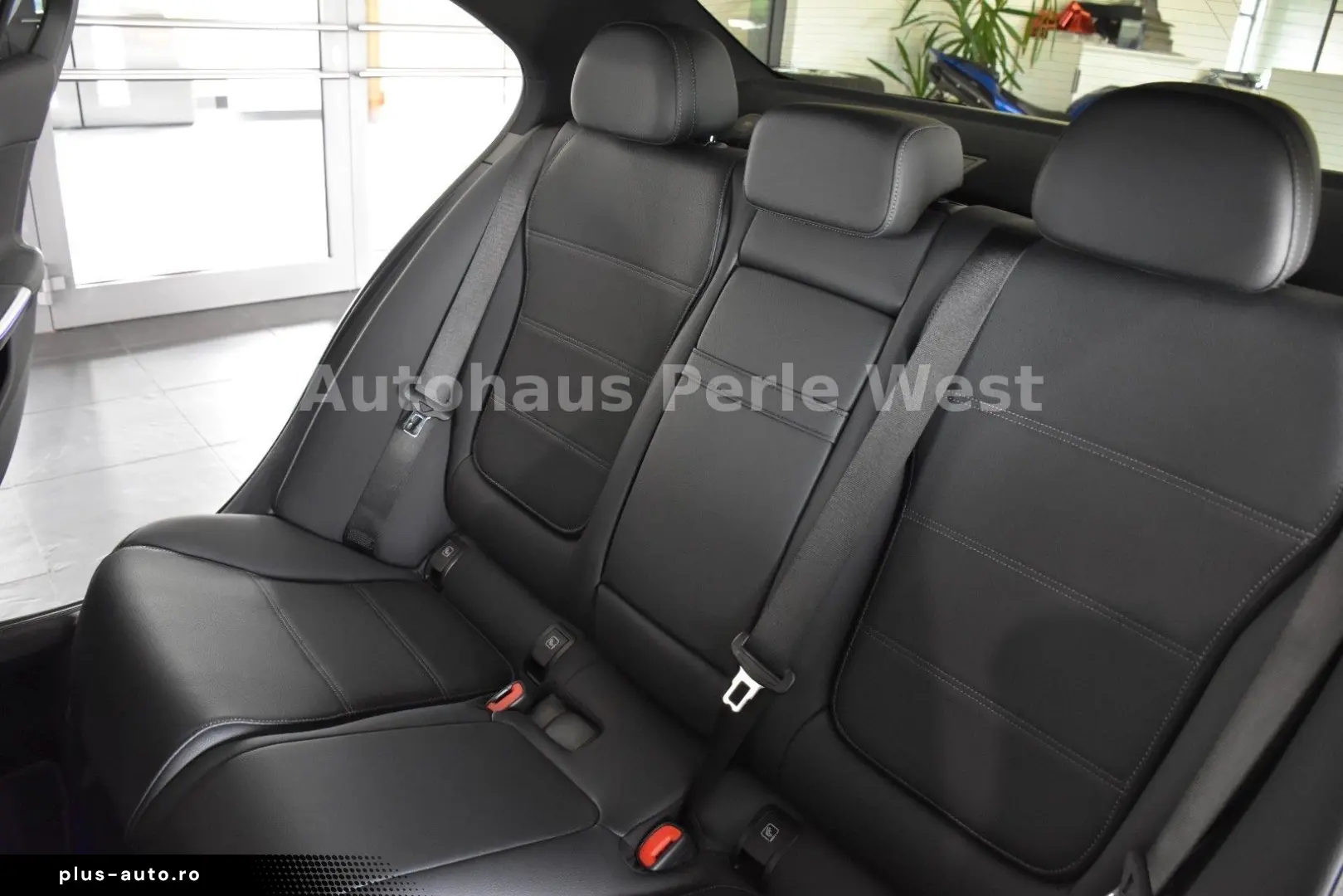 MERCEDES-BENZ C 300 d 4Matic 9G AVANTGARDE.LIGHT DISTRONIC