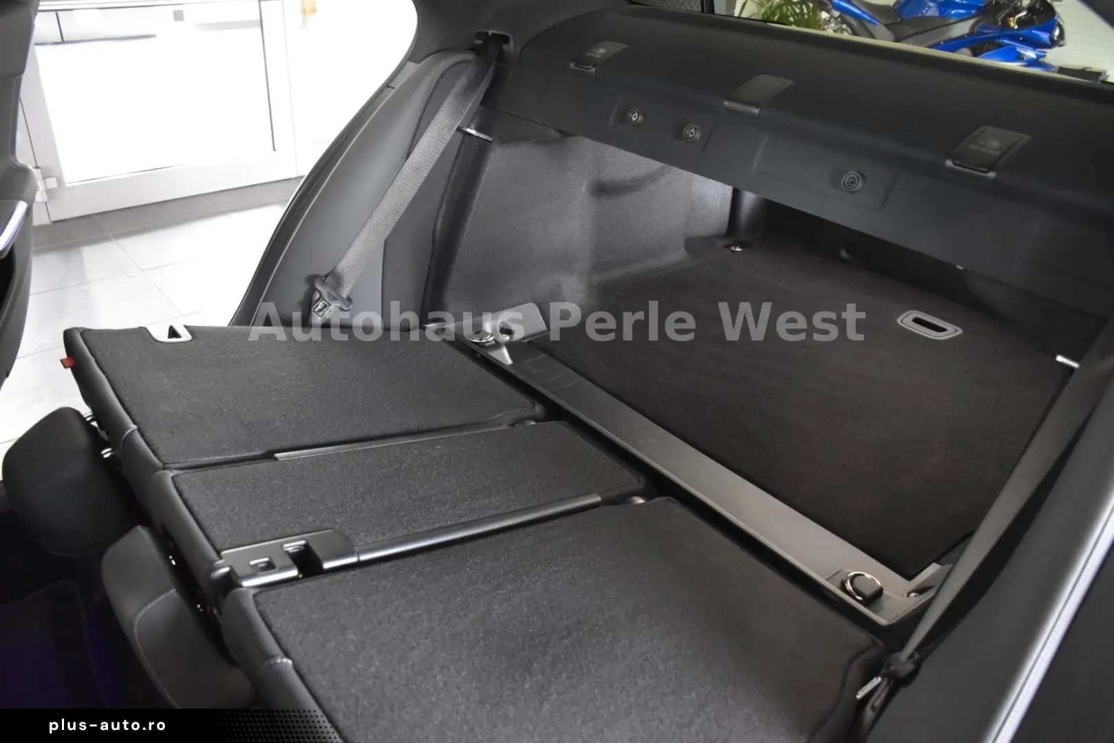 MERCEDES-BENZ C 300 d 4Matic 9G AVANTGARDE.LIGHT DISTRONIC