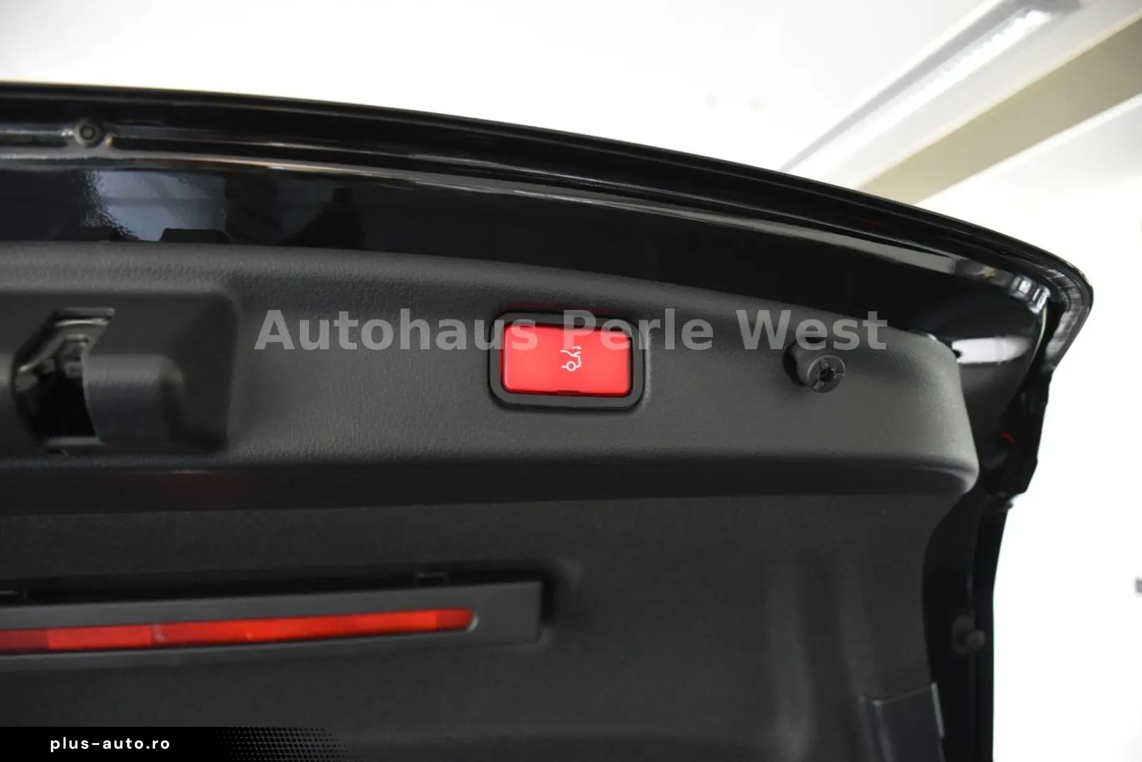 MERCEDES-BENZ C 300 d 4Matic 9G AVANTGARDE.LIGHT DISTRONIC