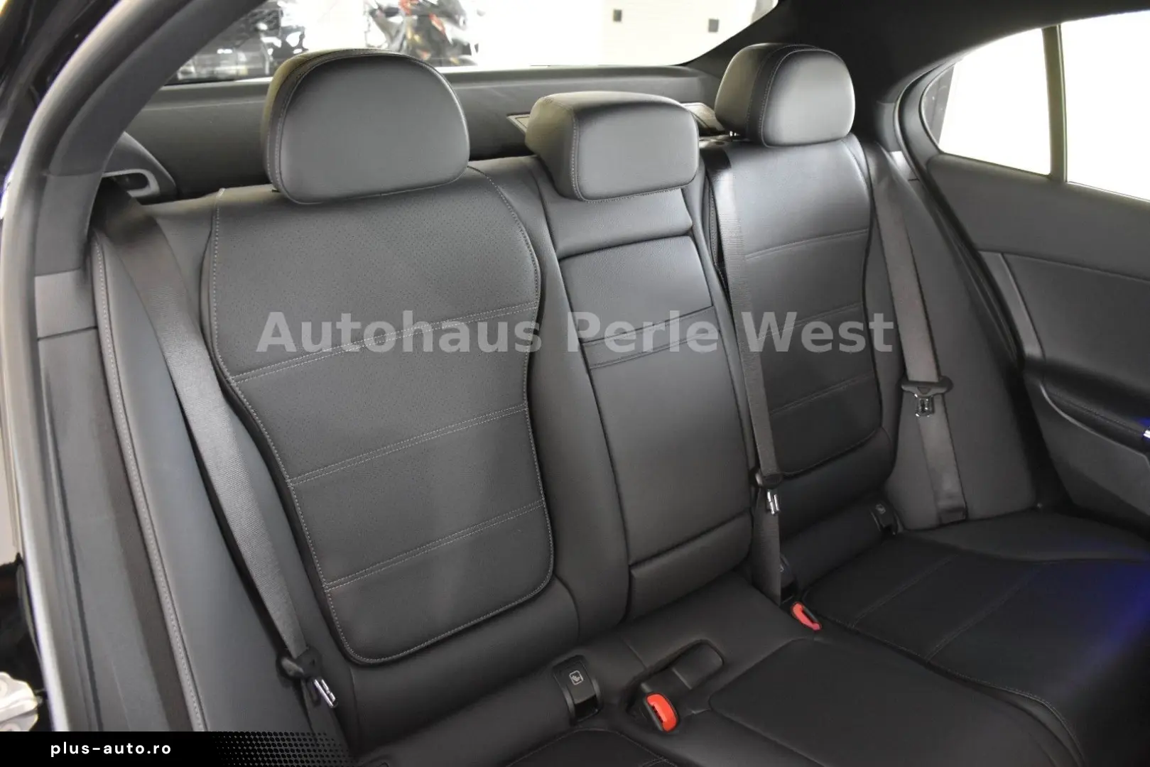MERCEDES-BENZ C 300 d 4Matic 9G AVANTGARDE.LIGHT DISTRONIC
