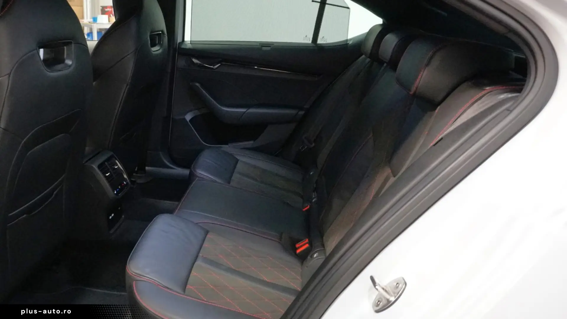 Skoda Octavia Sedan 2.0 TDI RS Plus 4x4 HUD AHK
