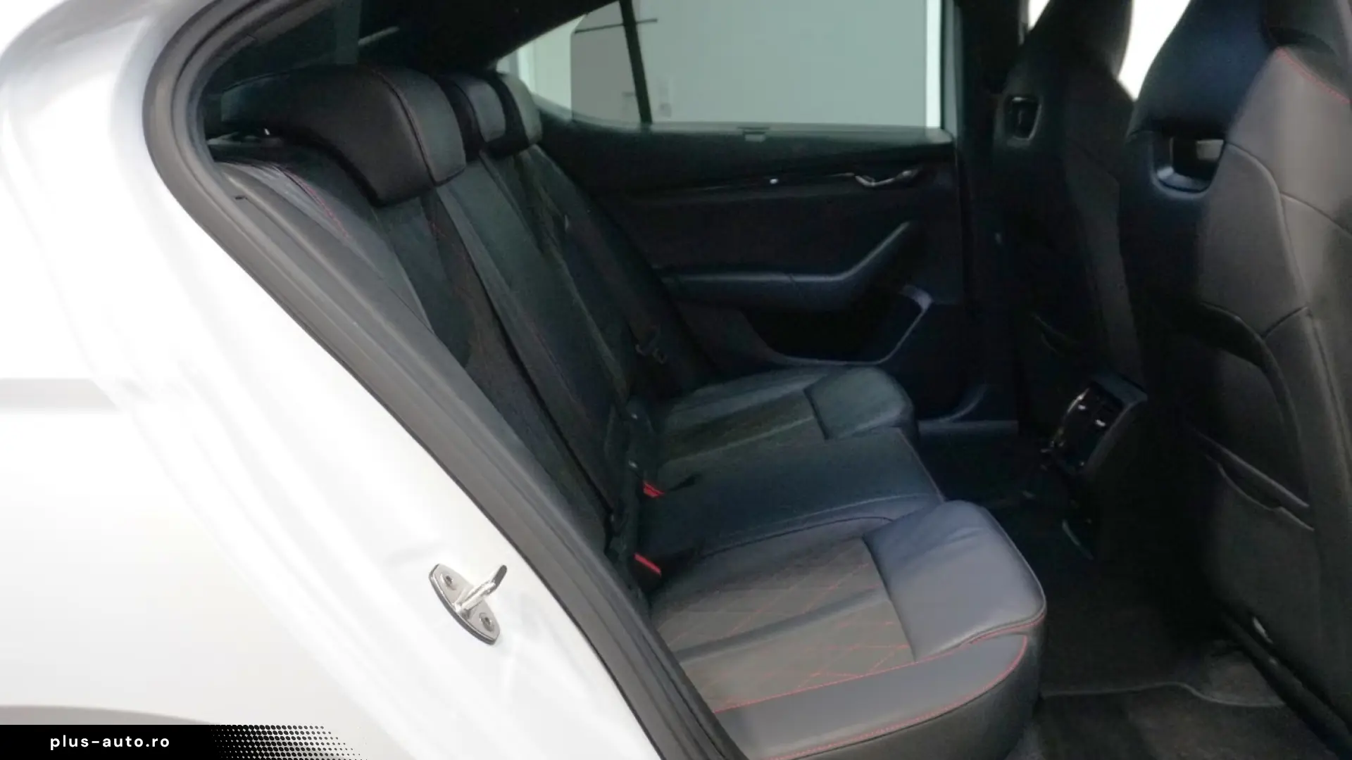 Skoda Octavia Sedan 2.0 TDI RS Plus 4x4 HUD AHK