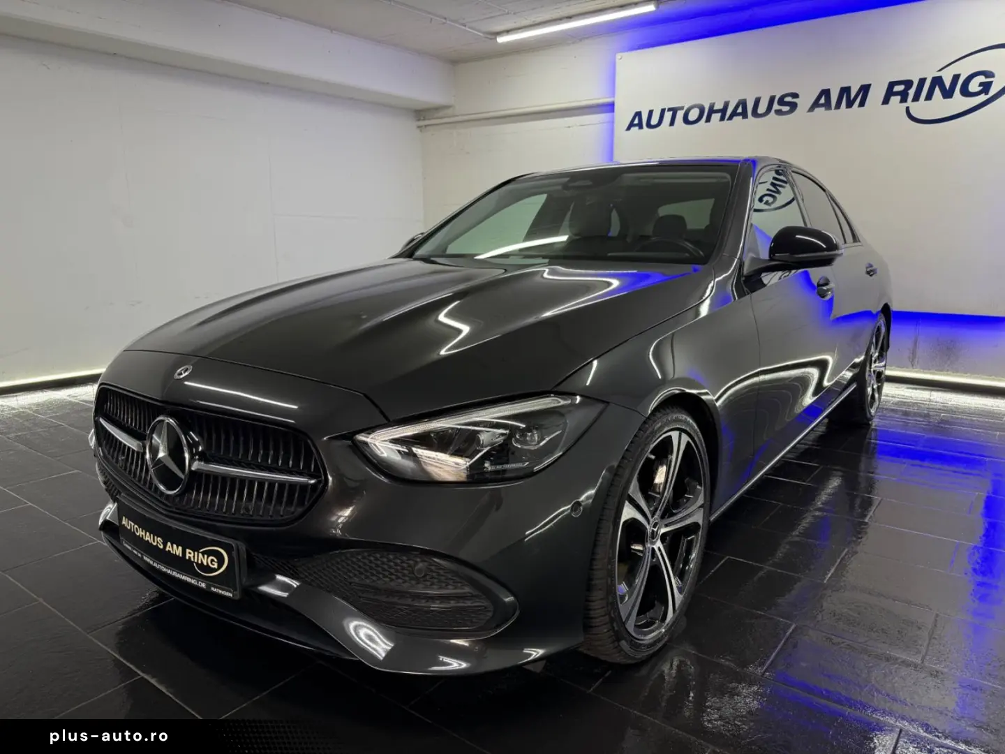 MERCEDES-BENZ C 300 4-Matic NIGHT PANO  BURMSTER LED