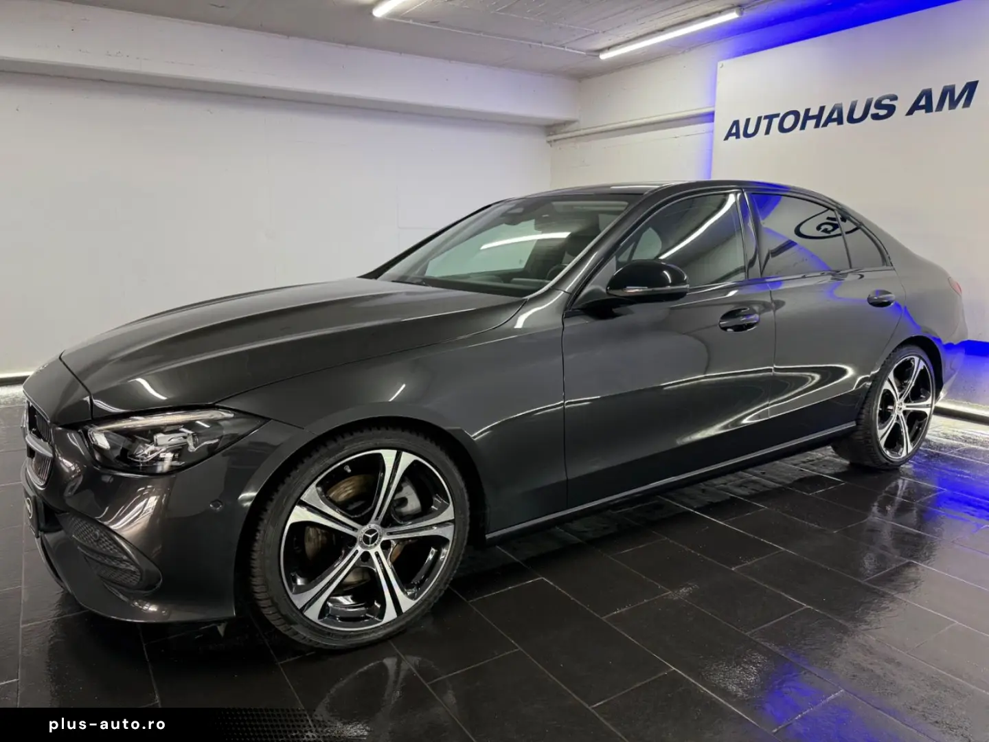 MERCEDES-BENZ C 300 4-Matic NIGHT PANO  BURMSTER LED