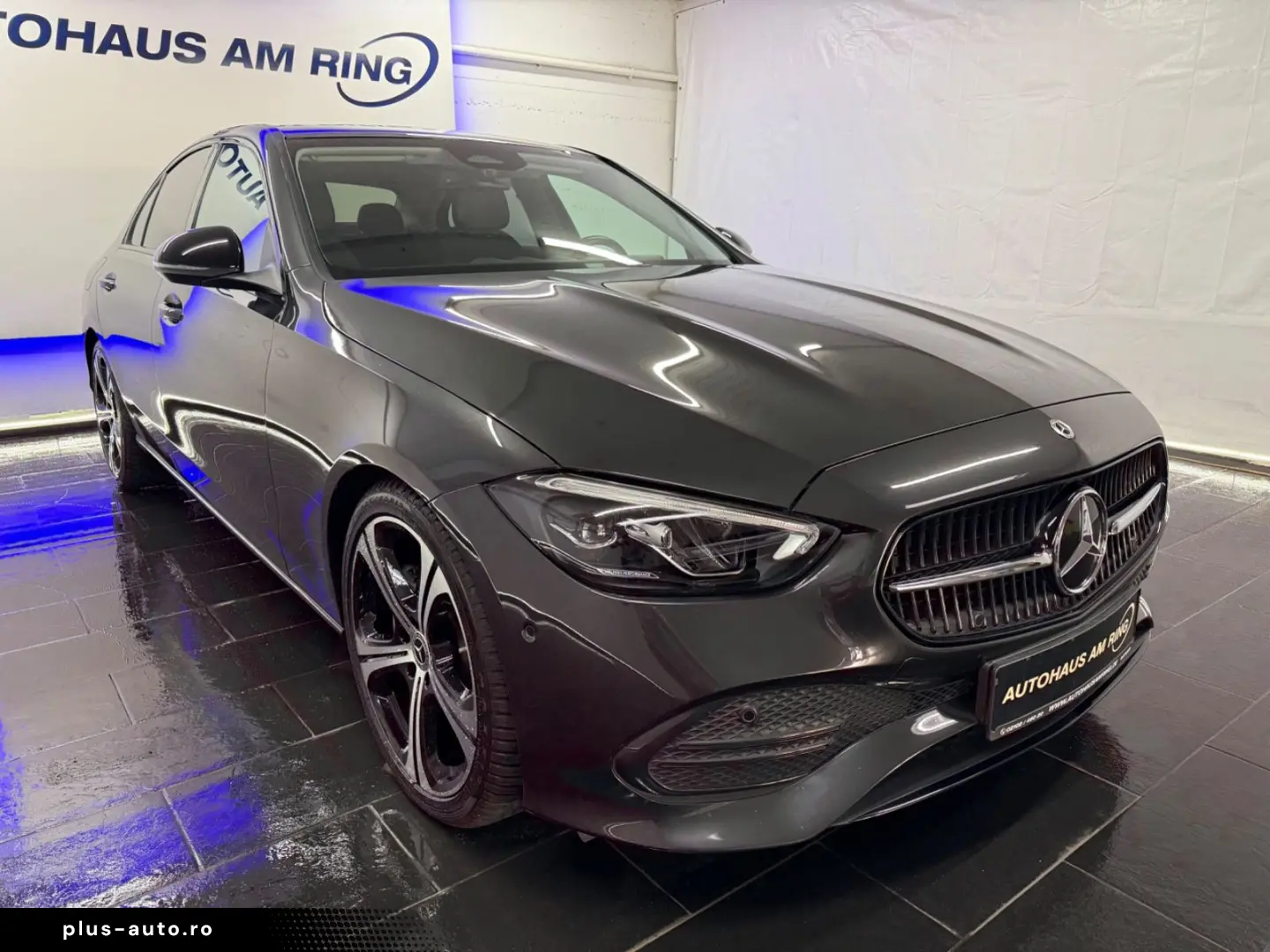 MERCEDES-BENZ C 300 4-Matic NIGHT PANO  BURMSTER LED