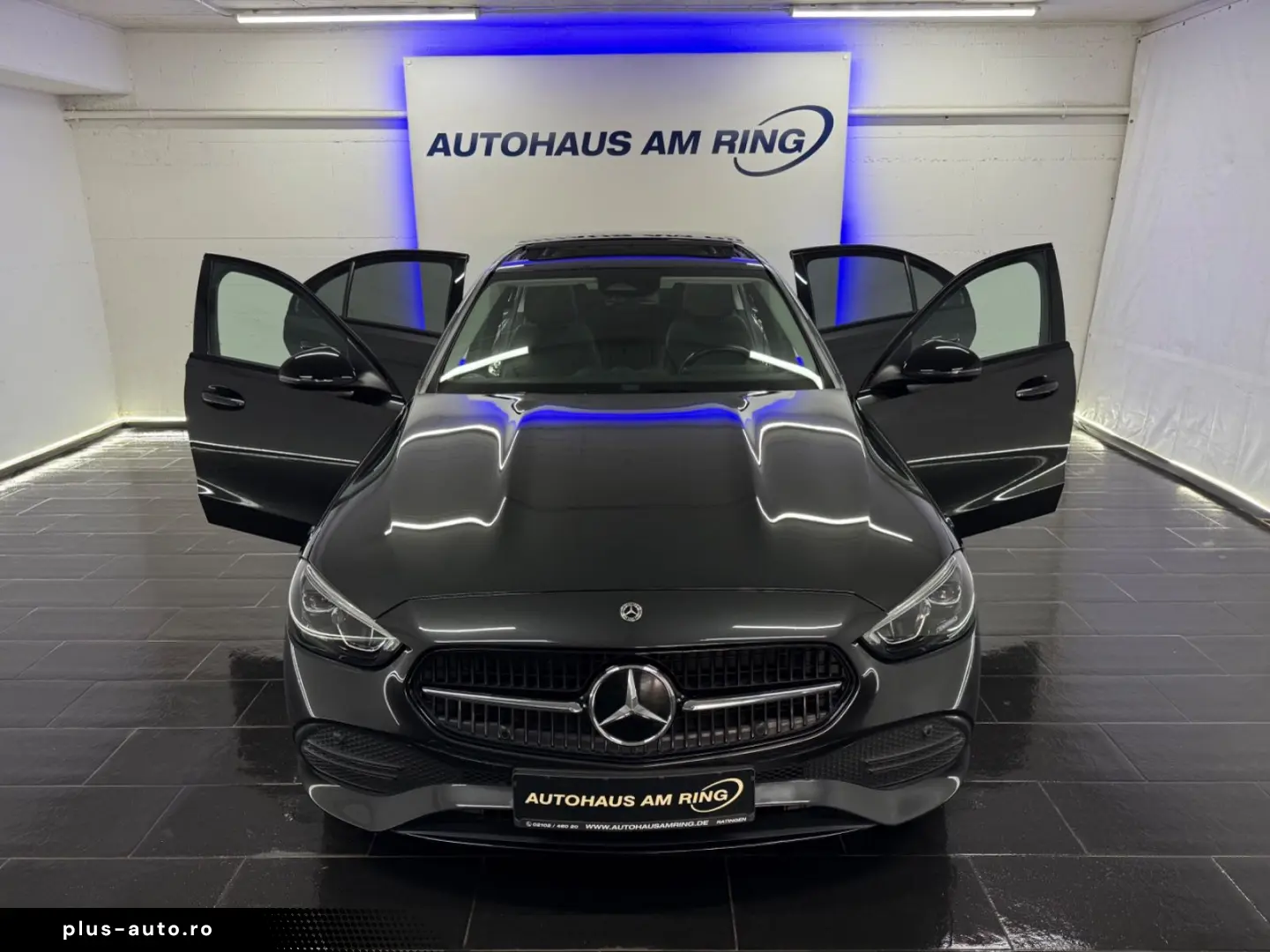 MERCEDES-BENZ C 300 4-Matic NIGHT PANO  BURMSTER LED
