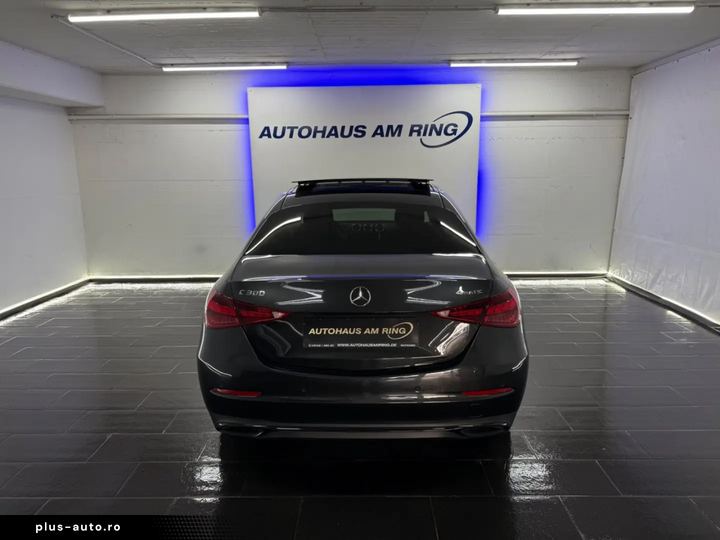 MERCEDES-BENZ C 300 4-Matic NIGHT PANO  BURMSTER LED