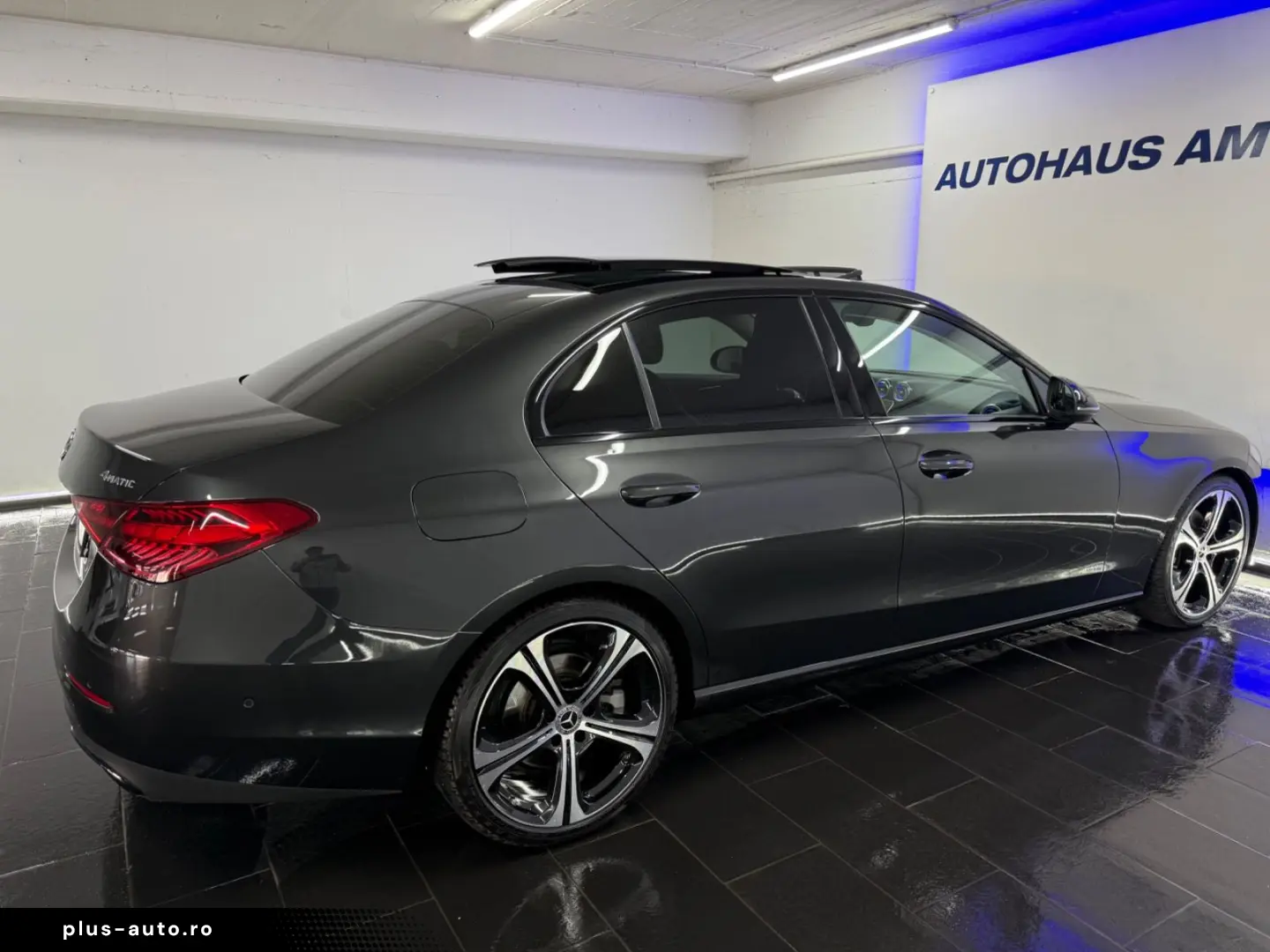 MERCEDES-BENZ C 300 4-Matic NIGHT PANO  BURMSTER LED
