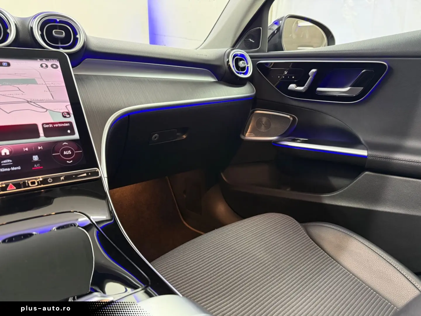 MERCEDES-BENZ C 300 4-Matic NIGHT PANO  BURMSTER LED