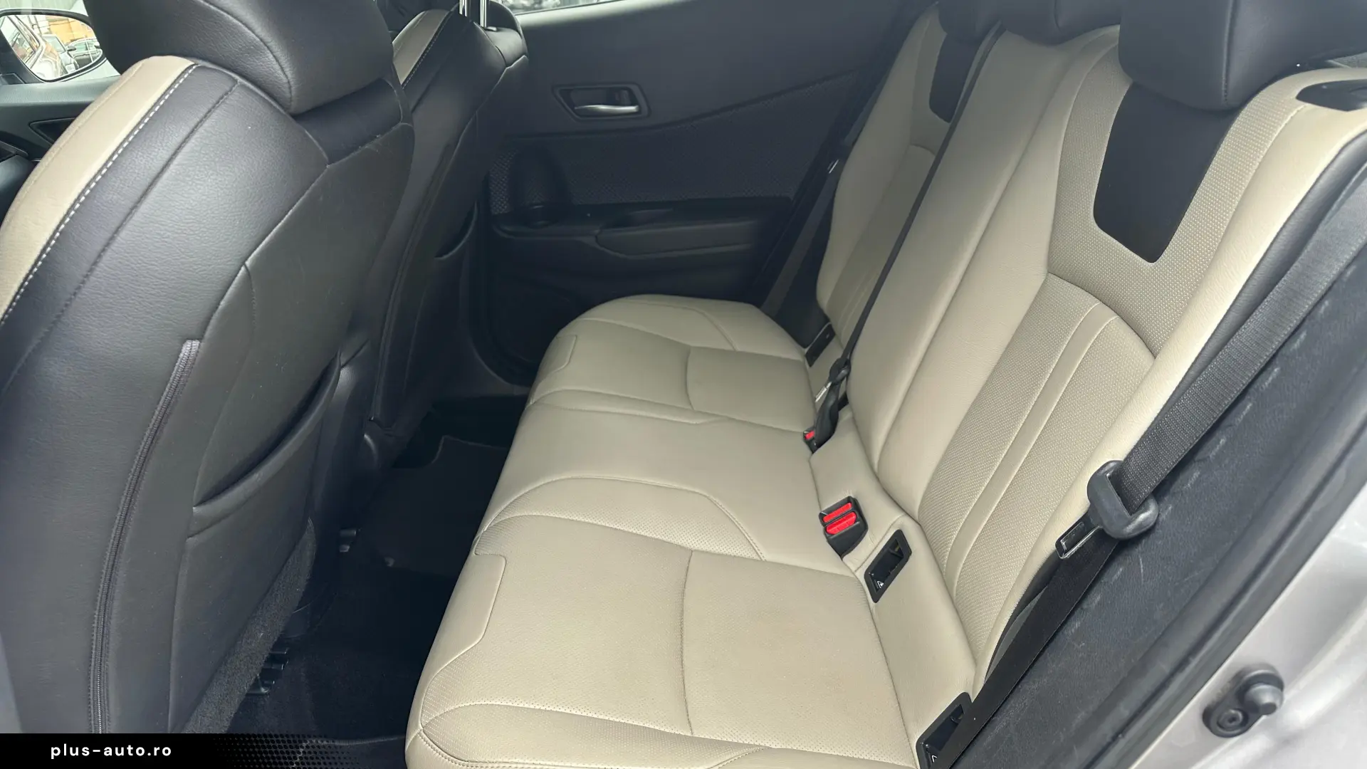 Toyota C-HR Hibrid 1.8 Benzina 122 CP An 2019