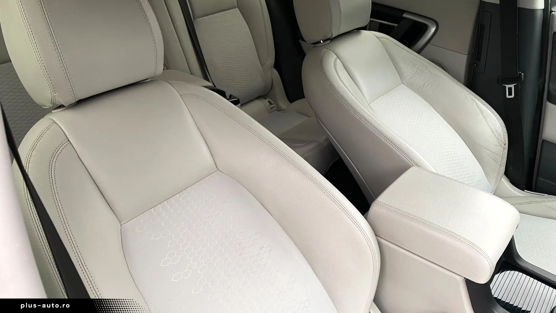 Land Rover Discovery Sport 2.0 150CP Rate fixe Avans 0