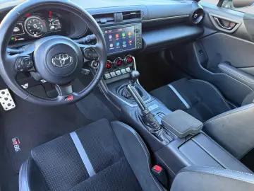 TOYOTA GR86 Basis  LED CarPlay Tempomat R-Kamera SHZ