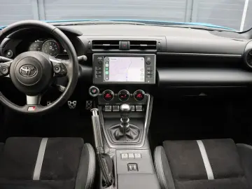 TOYOTA GR86 2.4 ACC SHZ CarPlay Virtual TOTW KAMERA R18